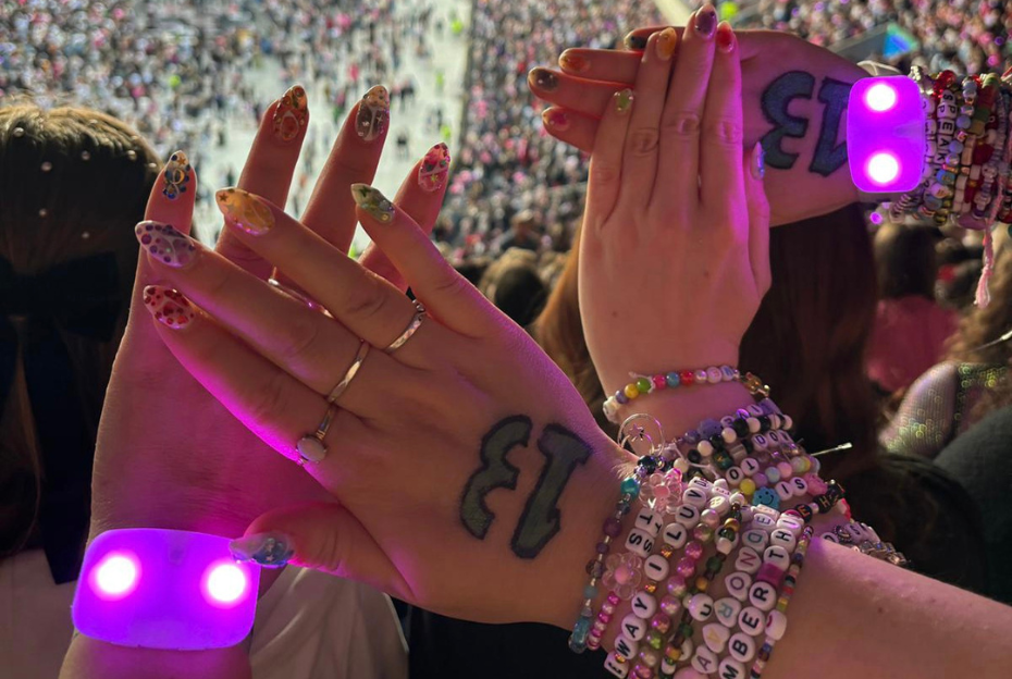 DIY Fandom: Physical Media and the Radical Politics of Gifting