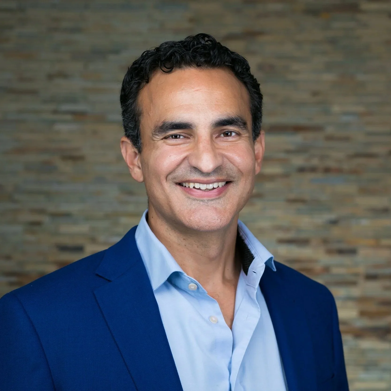 Frank Fernandez_Headshot.jpg