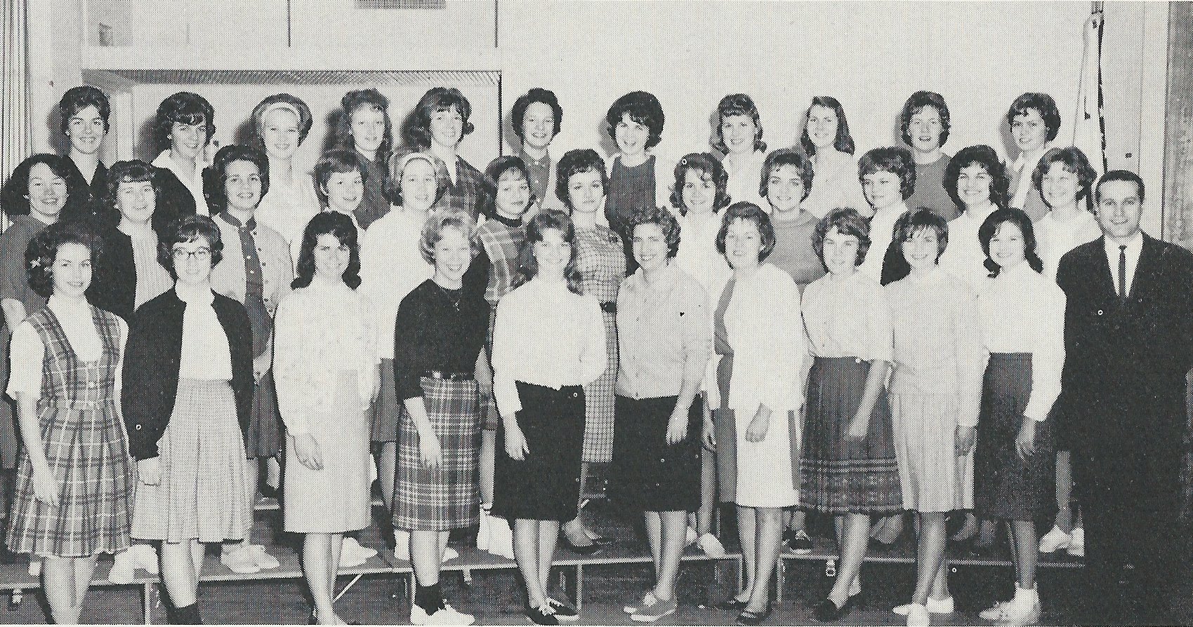 1962-P. 98-99 Trackettes 3.jpg