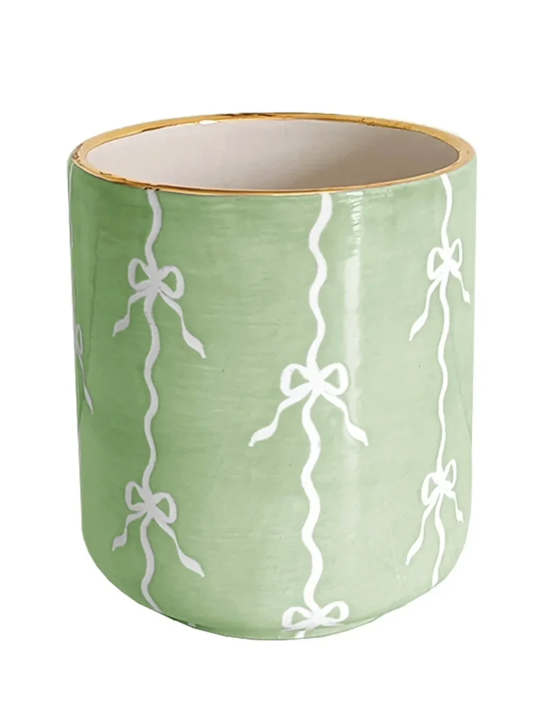 green vase.png