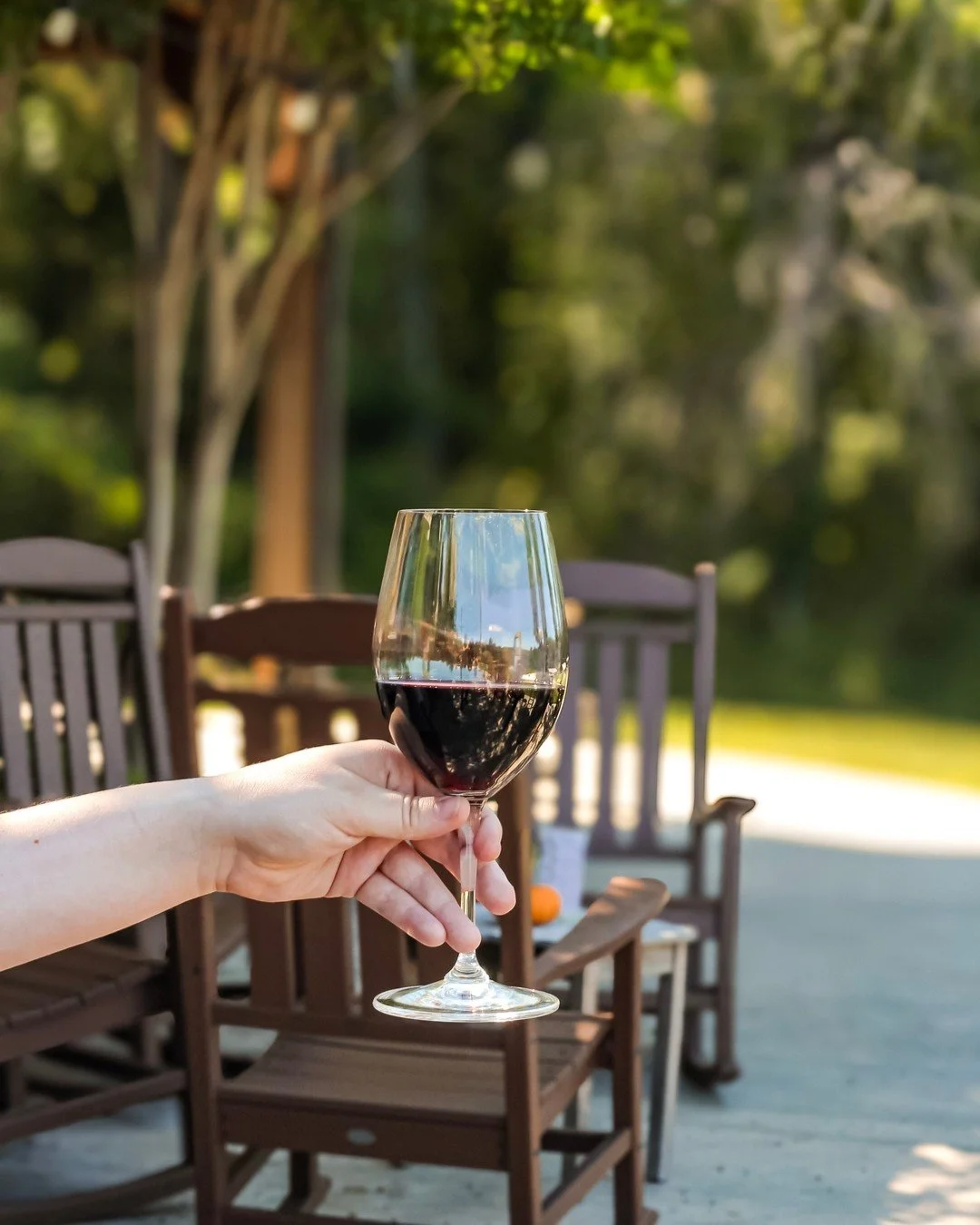 Cozy up in a sweater, sit by our fire pit, sip a glass of our newly released 1863 Red Blend and enjoy tunes from Strummin &amp; Drummin live today from 1pm-4pm. 

#livemusic #dcwinecountry #mtdefiance #visitloudoun