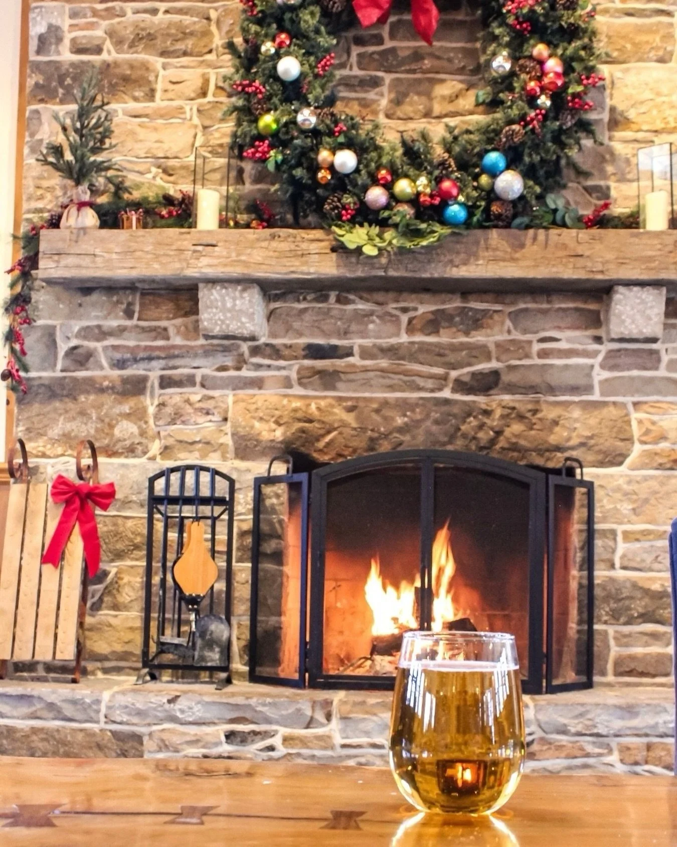 Happy Christmas in Middleburg Day! We&rsquo;re open 8am-6pm and we&rsquo;ve got all the cozy drinks, festive favorites and tasty eats to help you celebrate. 
⠀⠀⠀⠀⠀⠀⠀⠀⠀
Tickets for parking are sold out so if you don&rsquo;t have ticket to park, you&rs