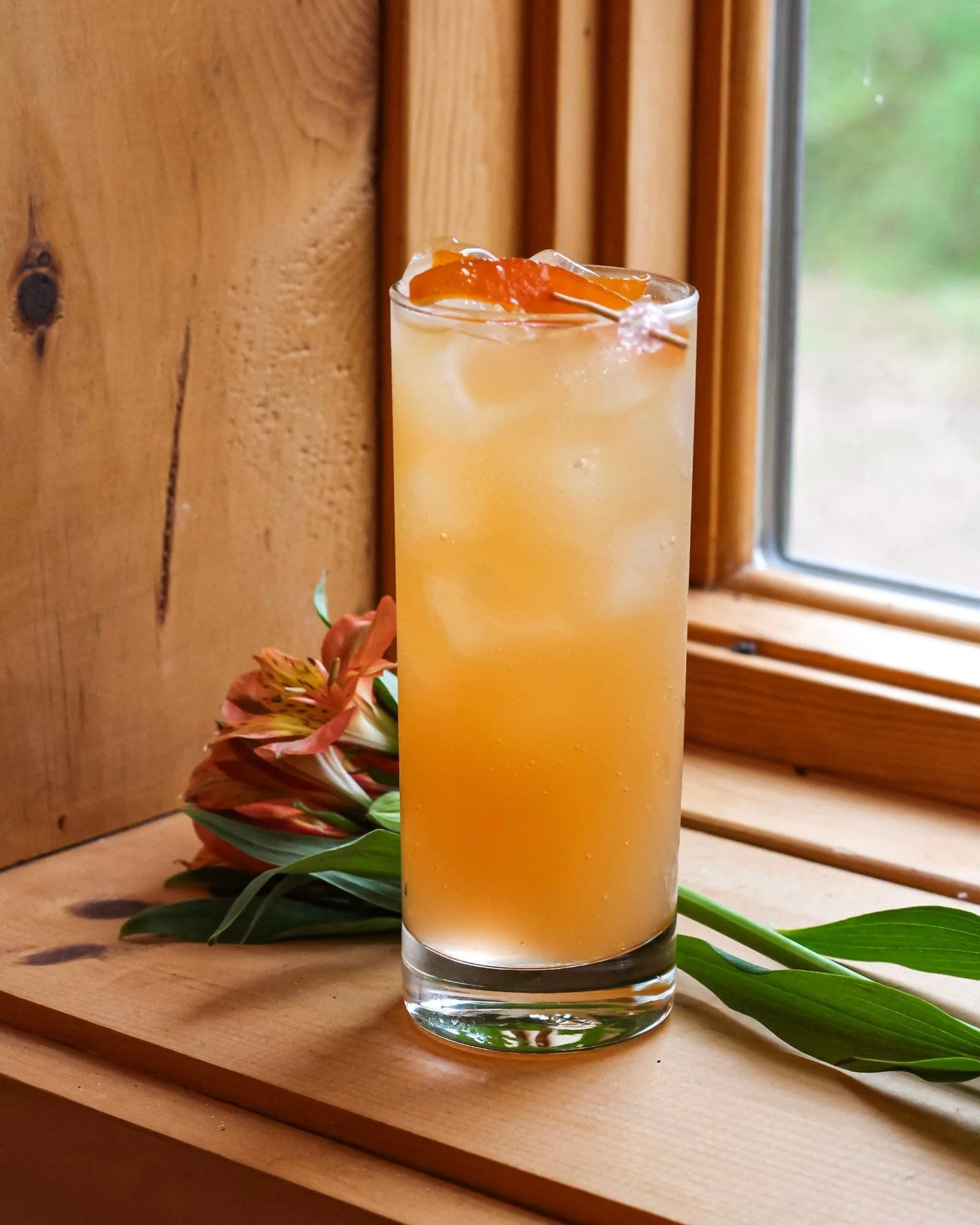 Cheers to Friday! Our Blood Orange Crush is a refreshing sip for welcoming the weekend. 🍊

#middleburgva #craftcocktails #vaspirits