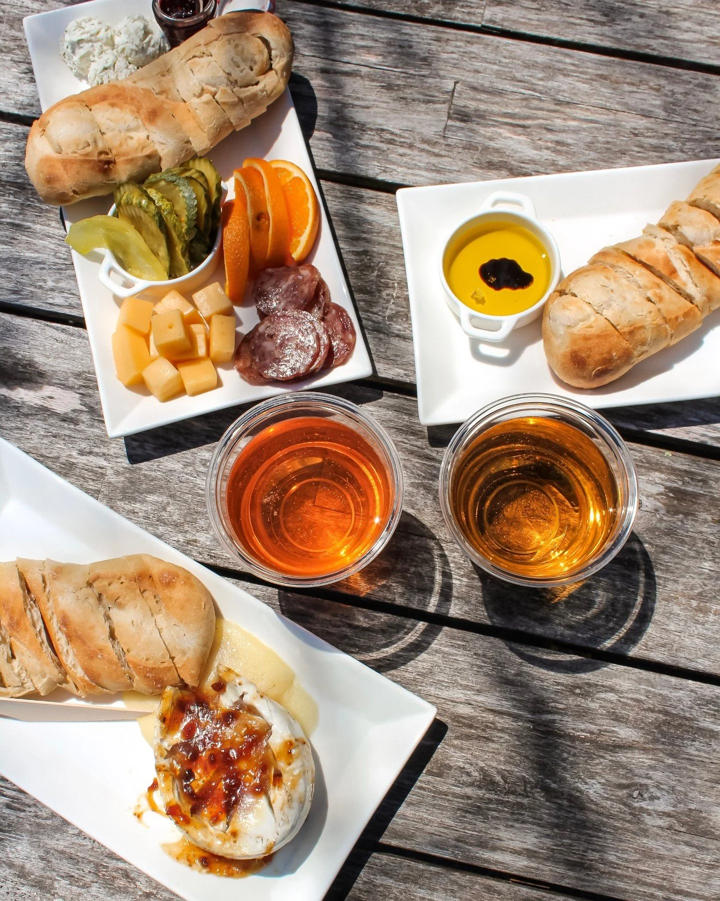 Mt. Defiance is the place to be to celebrate Mom on Sunday. 

🌸 We're releasing our Bloom ros&eacute; inspired cider in cans. 
🎶 Bill Bowman &amp; Christopher Rall play live music from 1pm-4pm. 
🧀 Enjoy our handcrafted cheese + brie boards and mor