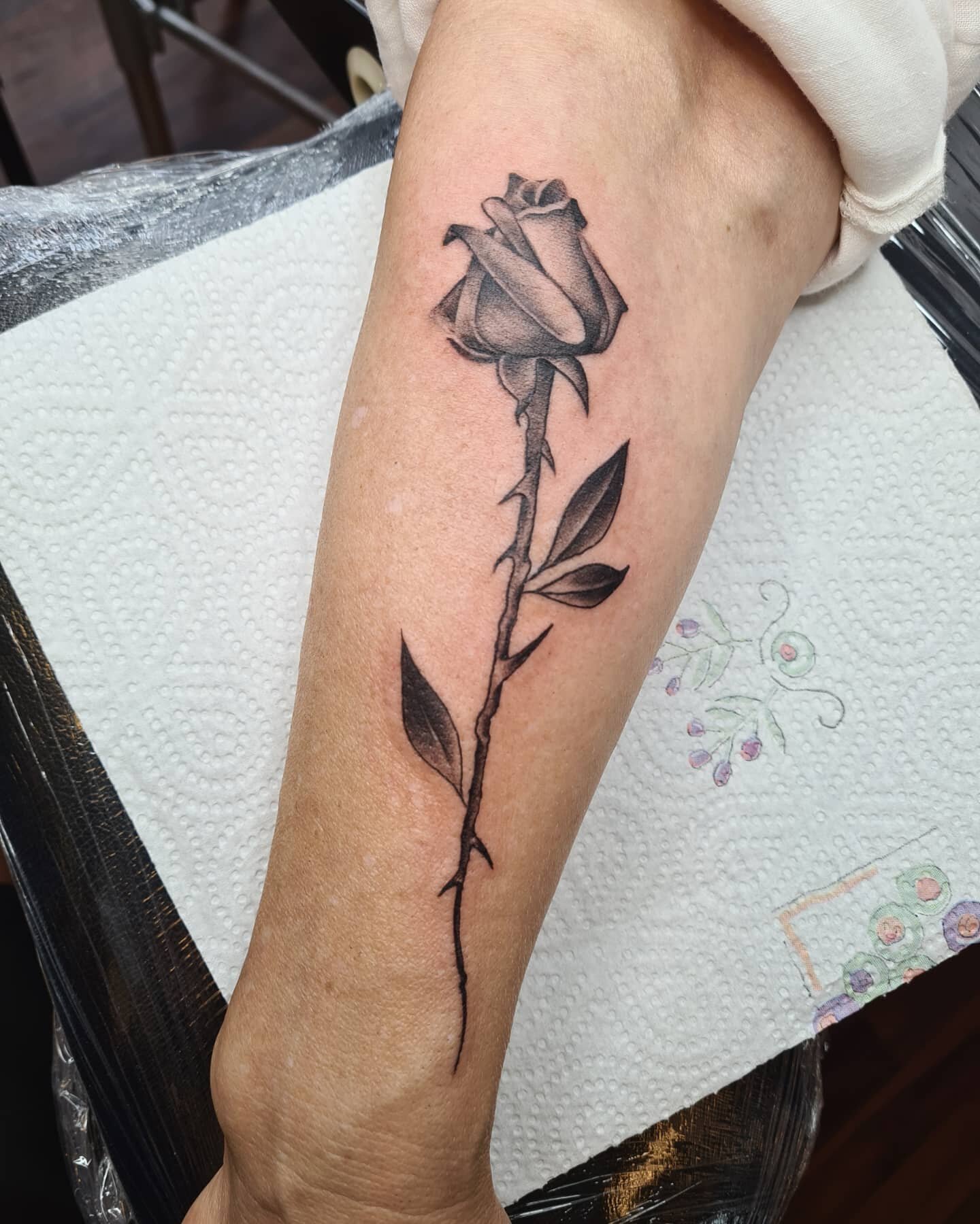 Rose tattoo 🌹 

#rose #rosestattoo #rosetattoos #tattoorose #rosetattoo🌹 #roses #tattoo #tattoos #feminintattoo #tattoohsnd #tattoowoman #womantattoo