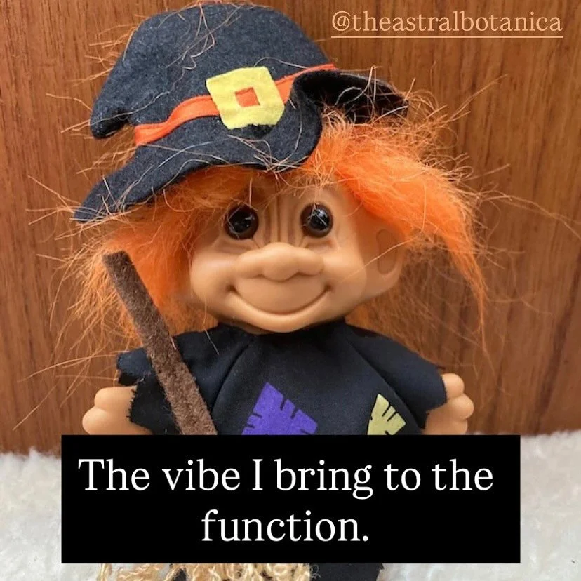 Spooky Season officially starts this week! It’s the most wonderful time of the year 🎃 Come get your cards read this October 🔮 
DM me for more info 🖤
Thursday 10/2-
Theater Exile✨with @girlslikehorror X @phillyunnamed 
5pm
Saturday 10/11-
@