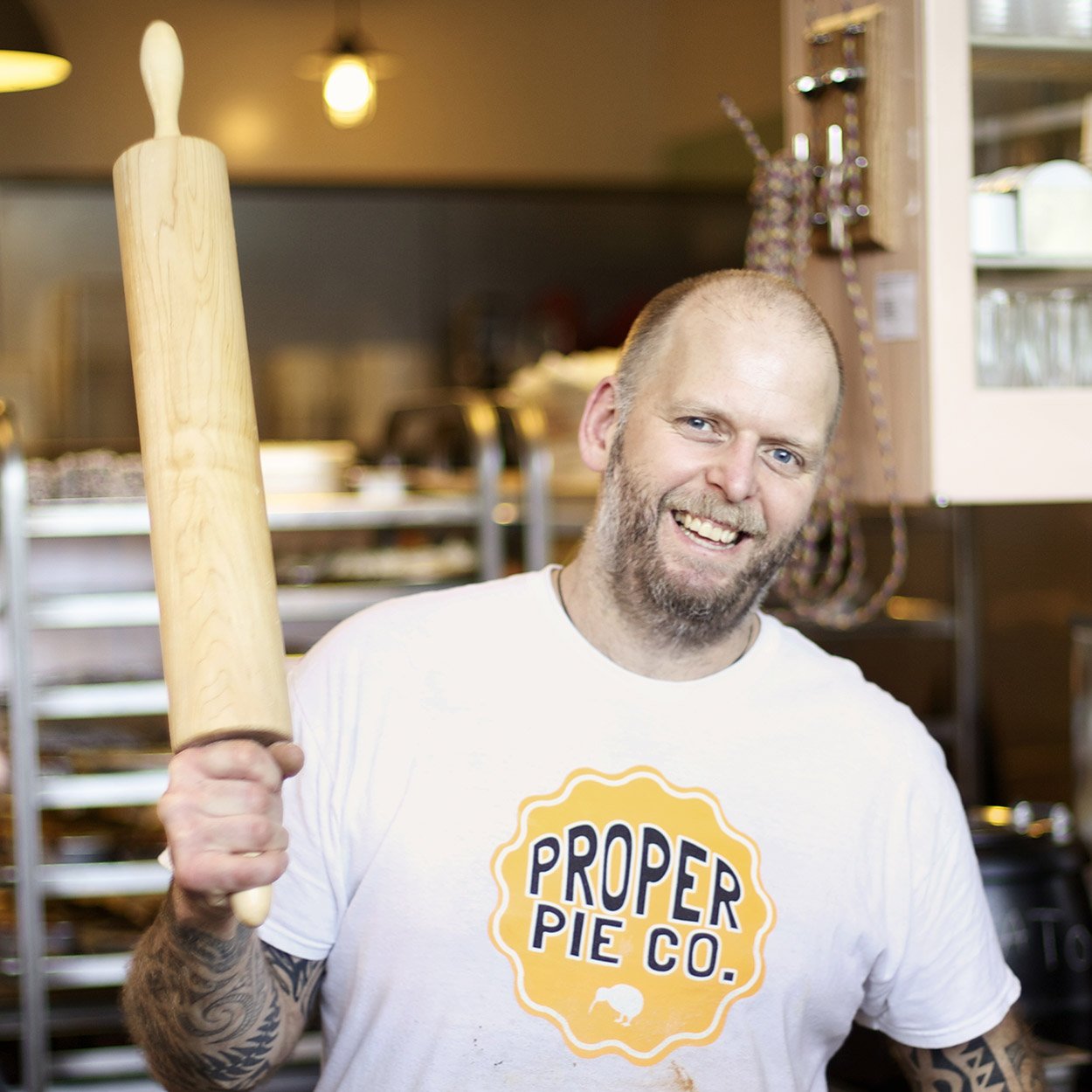 DIS-Baker with rolling pin