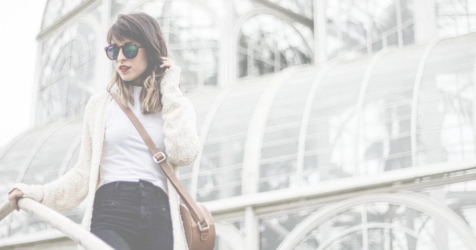 Look | Calça preta e blusa branca