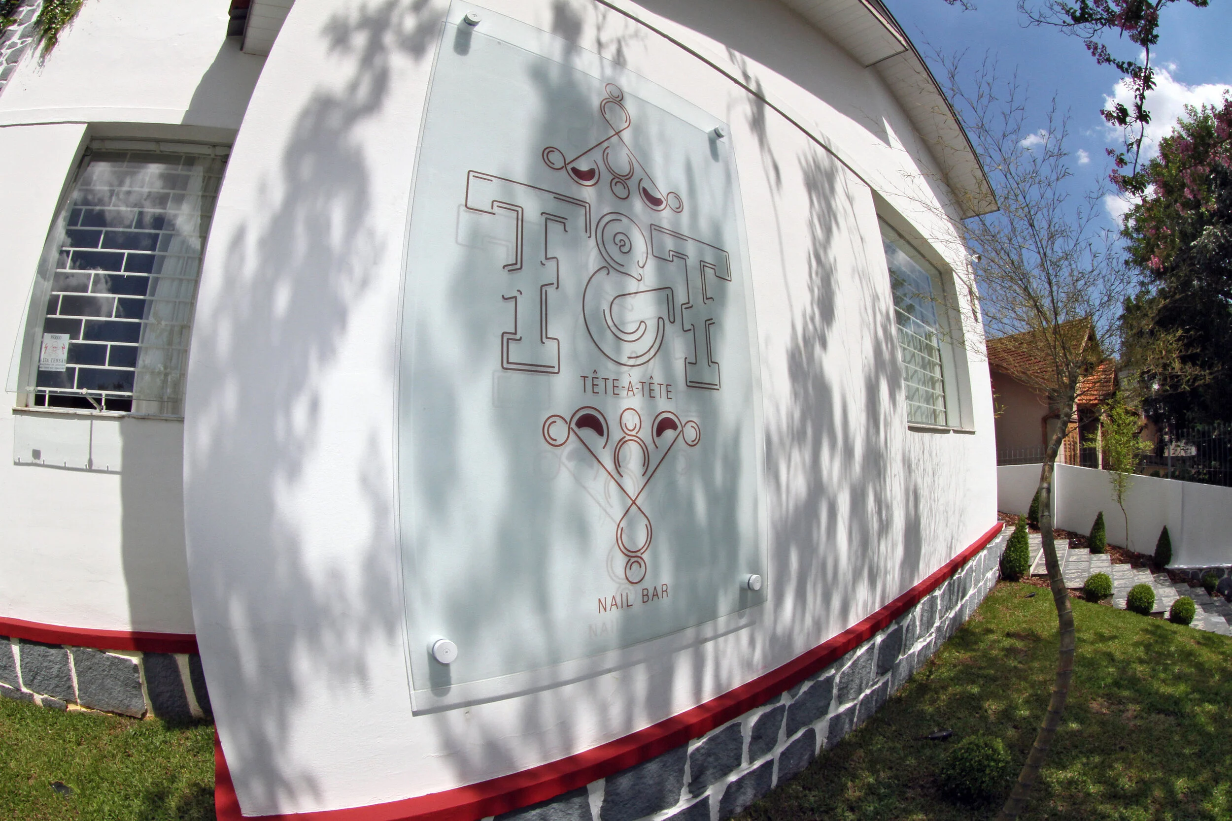 Tête-à-Tête Nail Bar inaugura em Curitiba