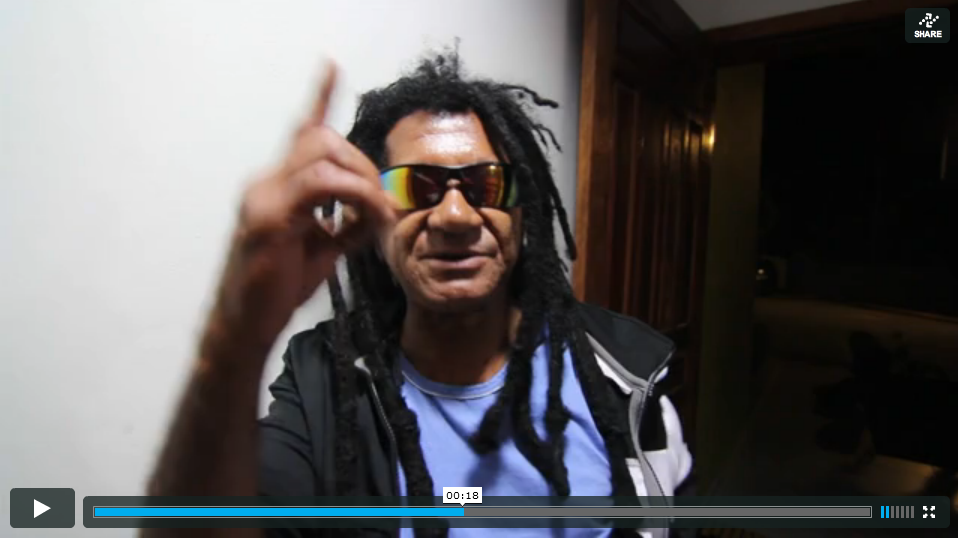 AWAY manda um BEIJO pro T.O.!