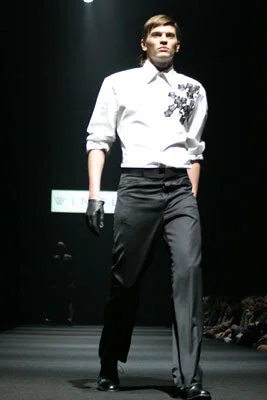 [correspondente internacional] Johannes: Clássicos do Homem Moderno - Basic por Aleksey Vitvistskiy