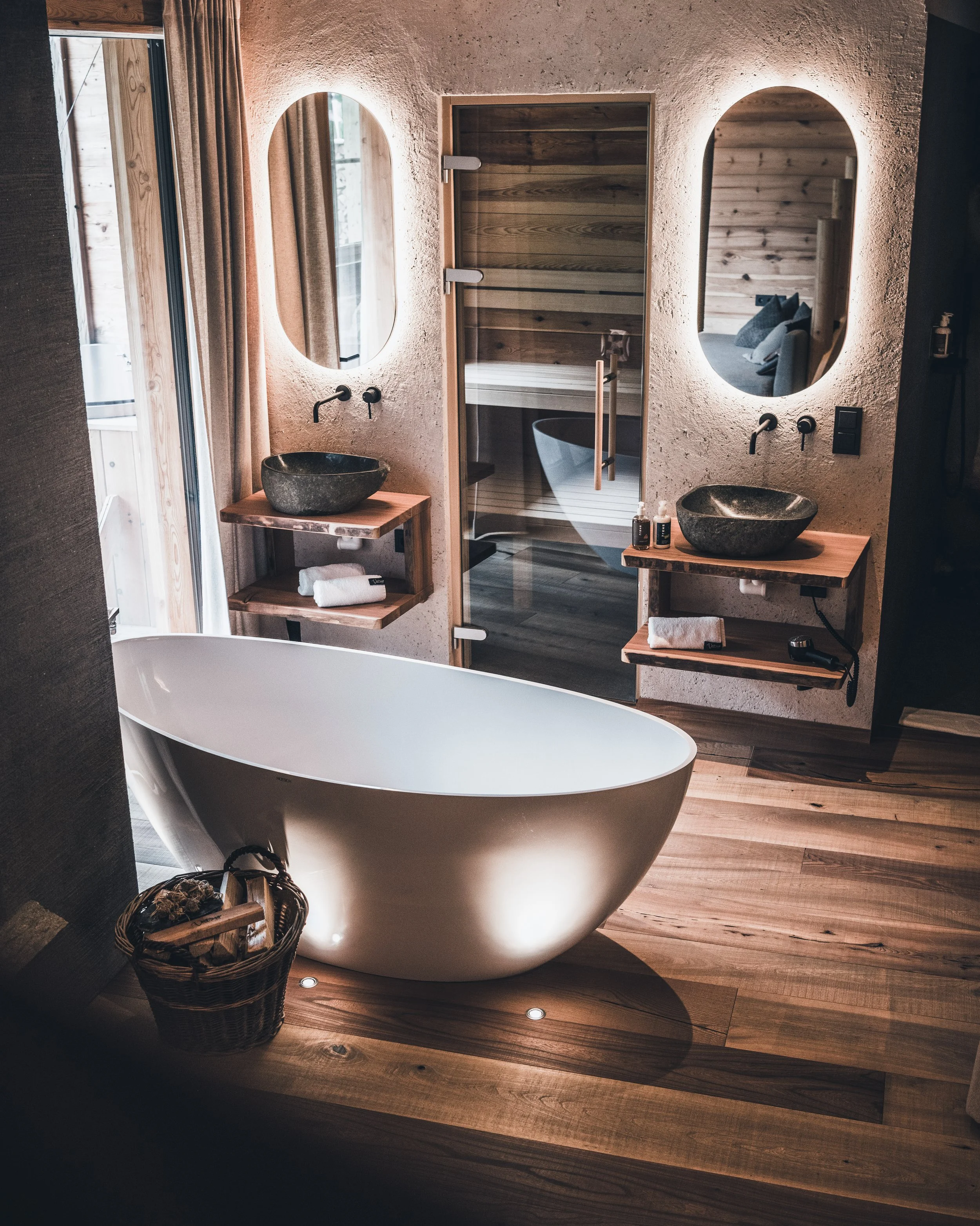 Room (13)-2.jpg