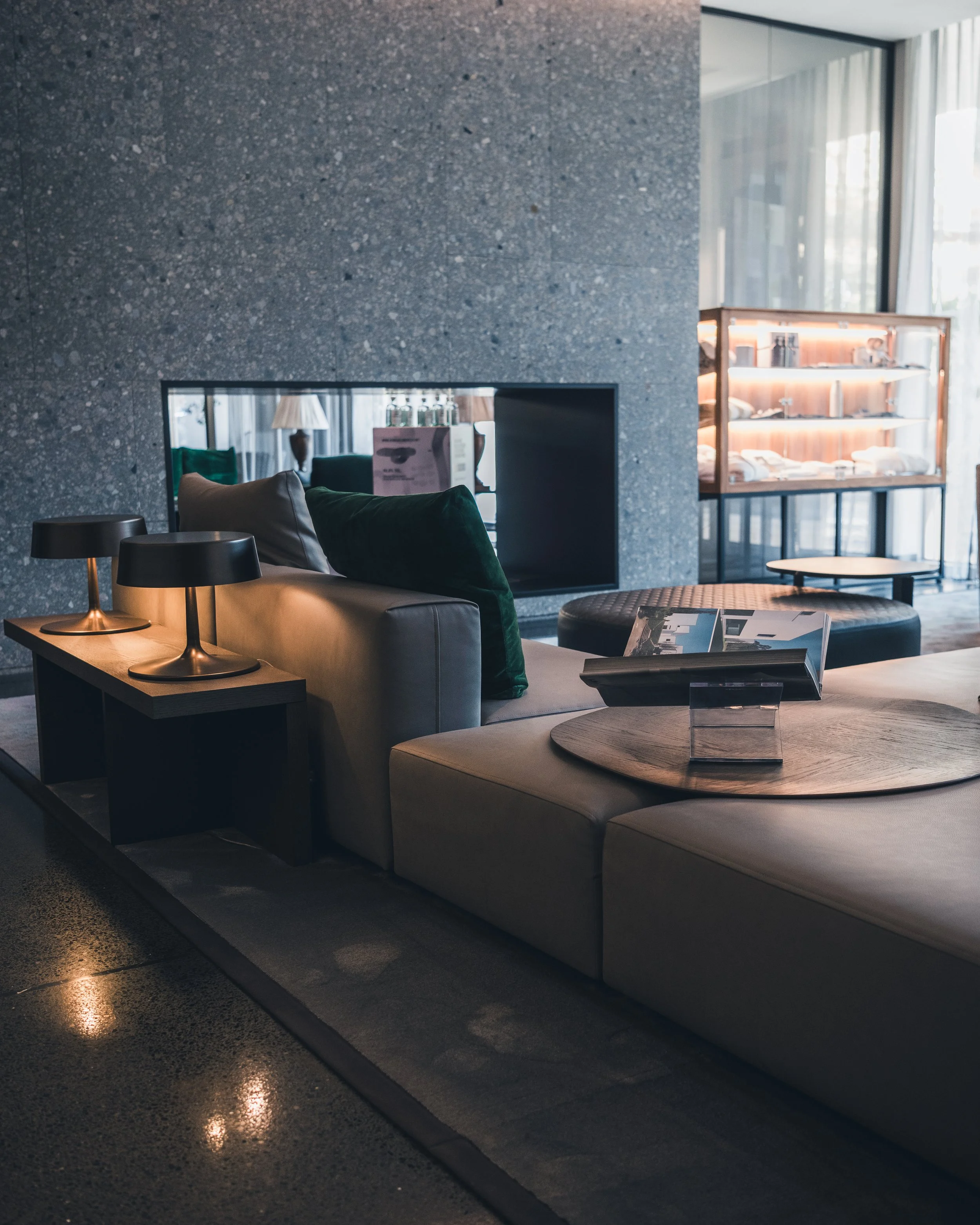 Lobby (12).jpg