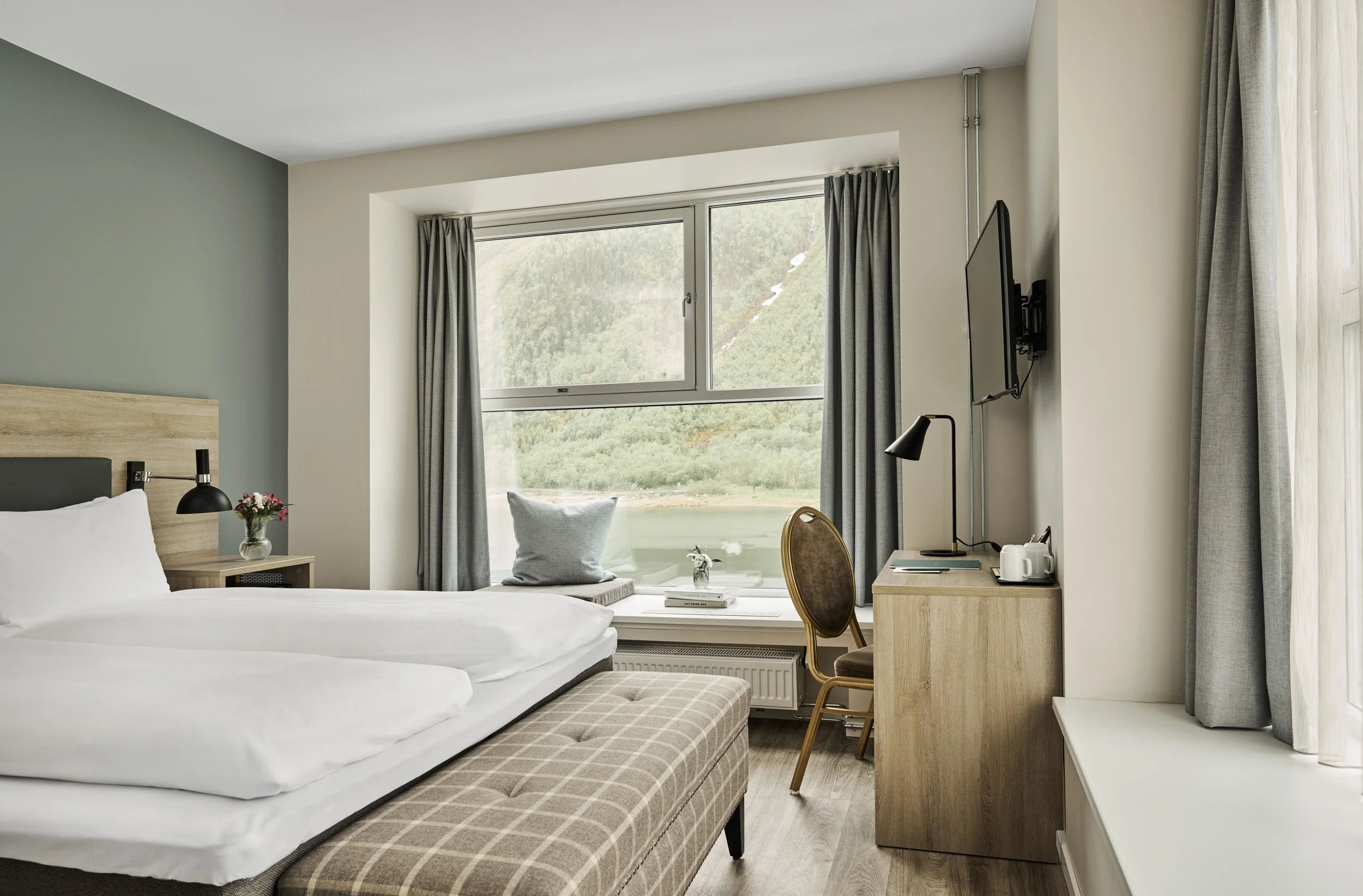 Fru Haugans - HEIMR Collection 