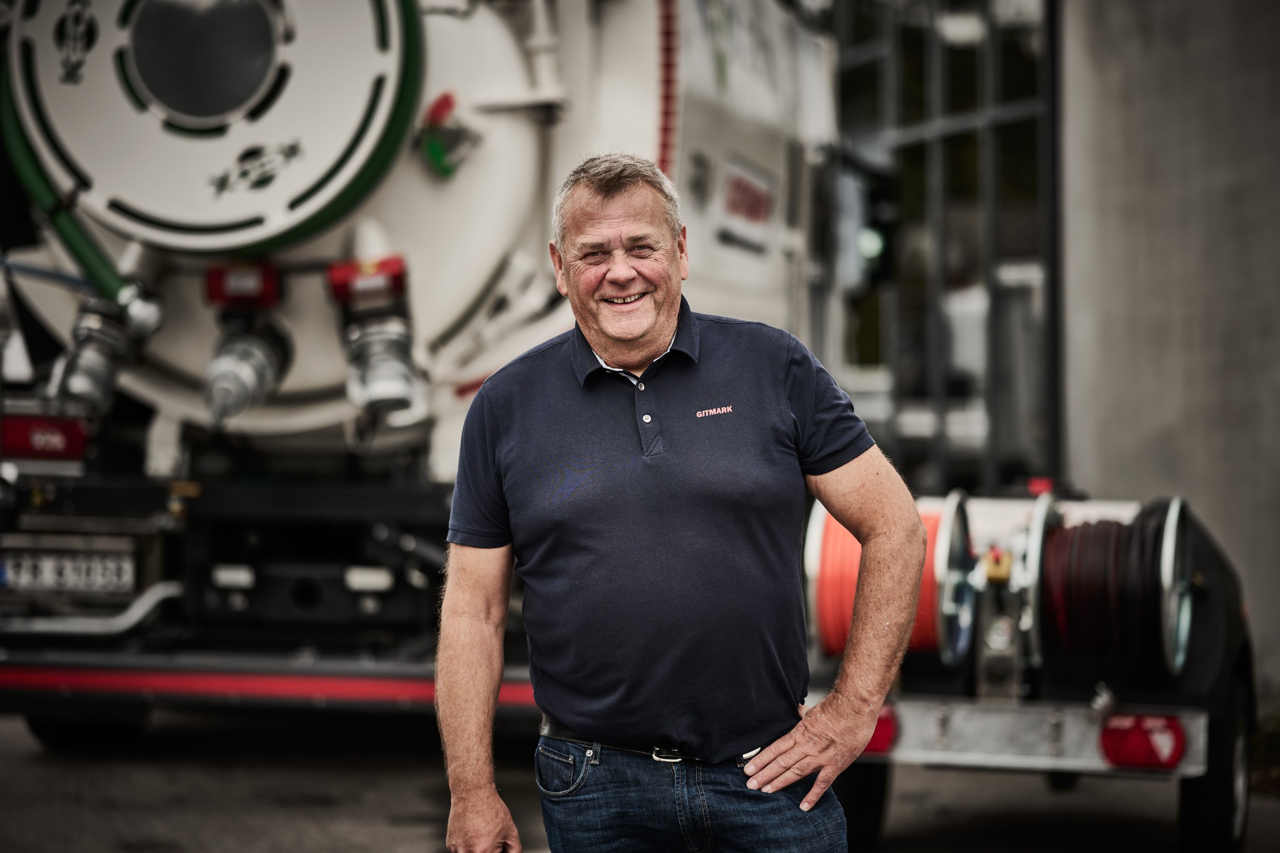Employee portrait with products at machine supplier Gitmark in Norway.