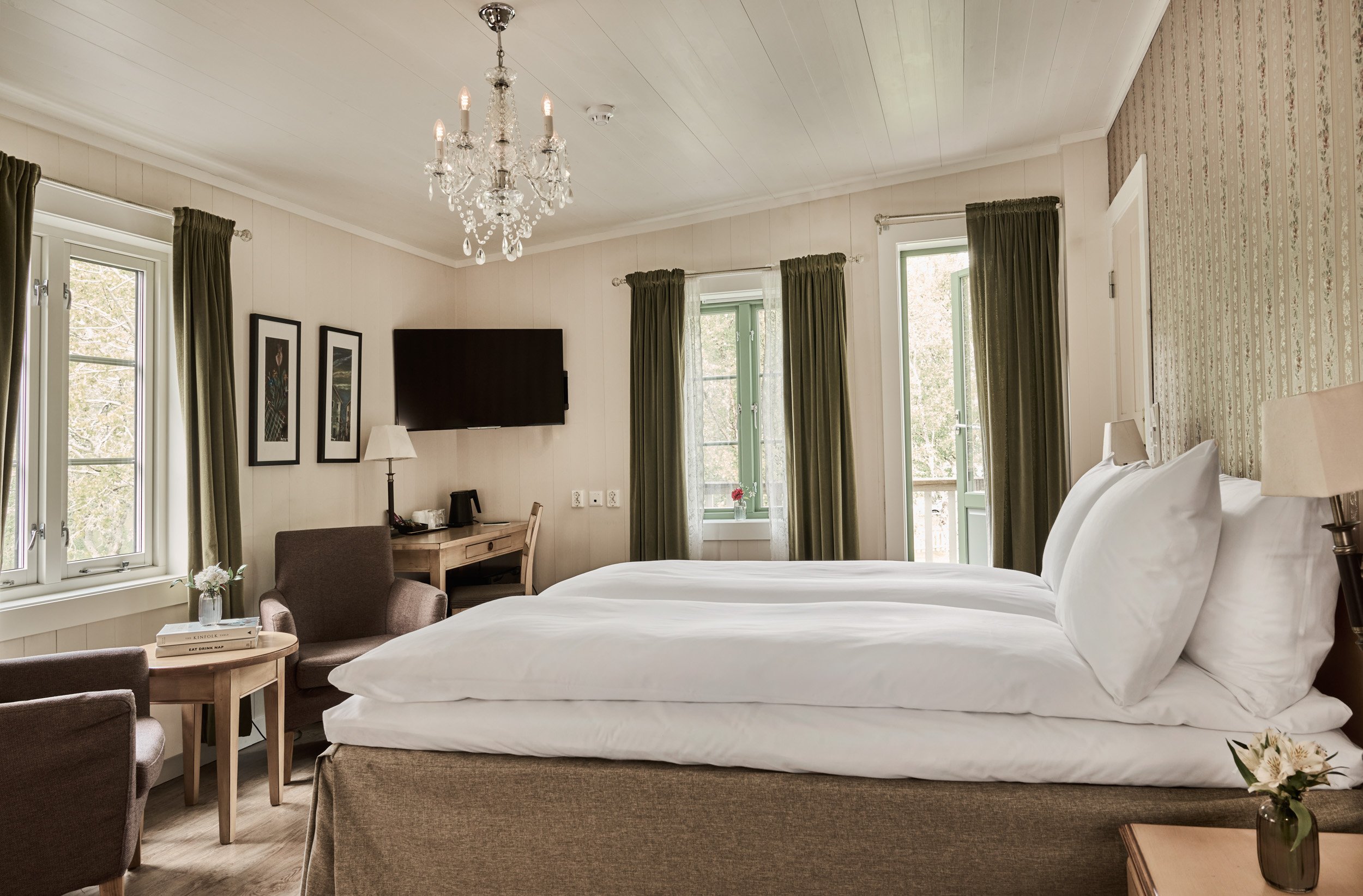 Fru Haugans - HEIMR Collection 