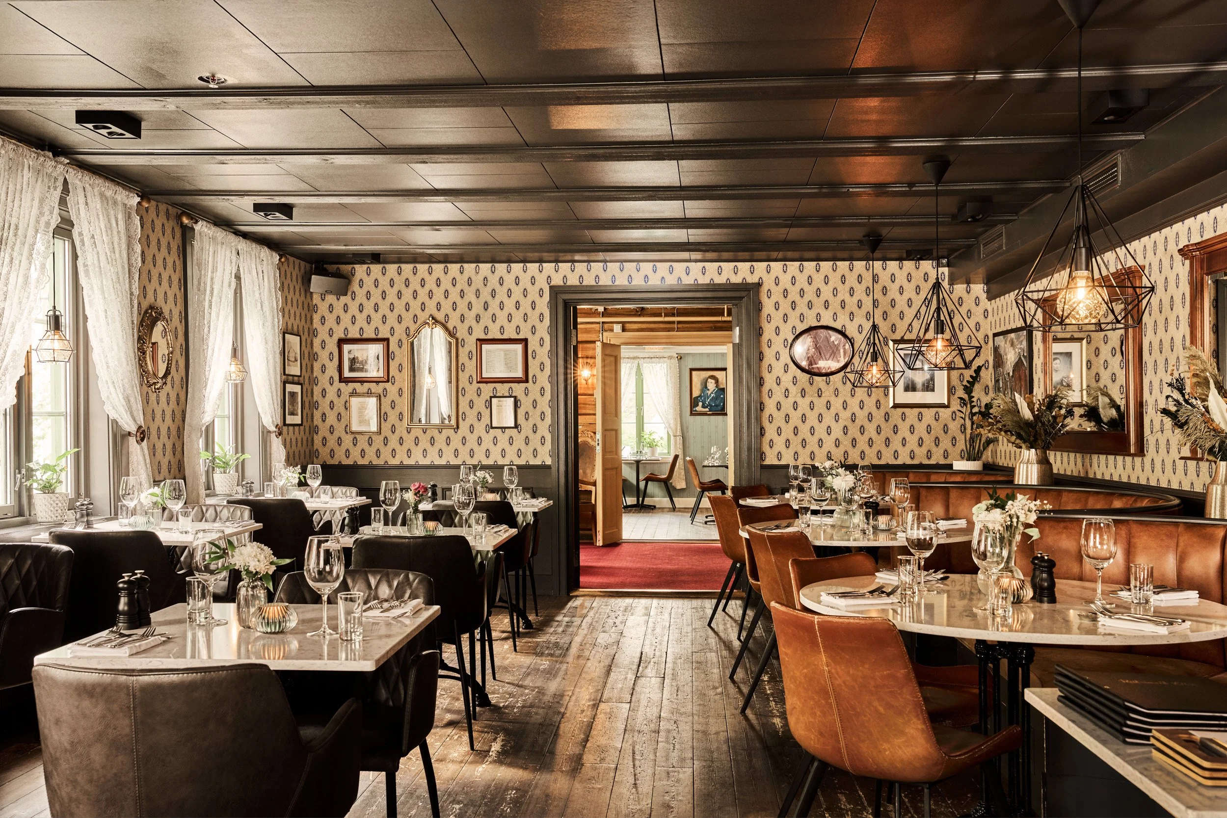 Fru Haugans - HEIMR Collection 