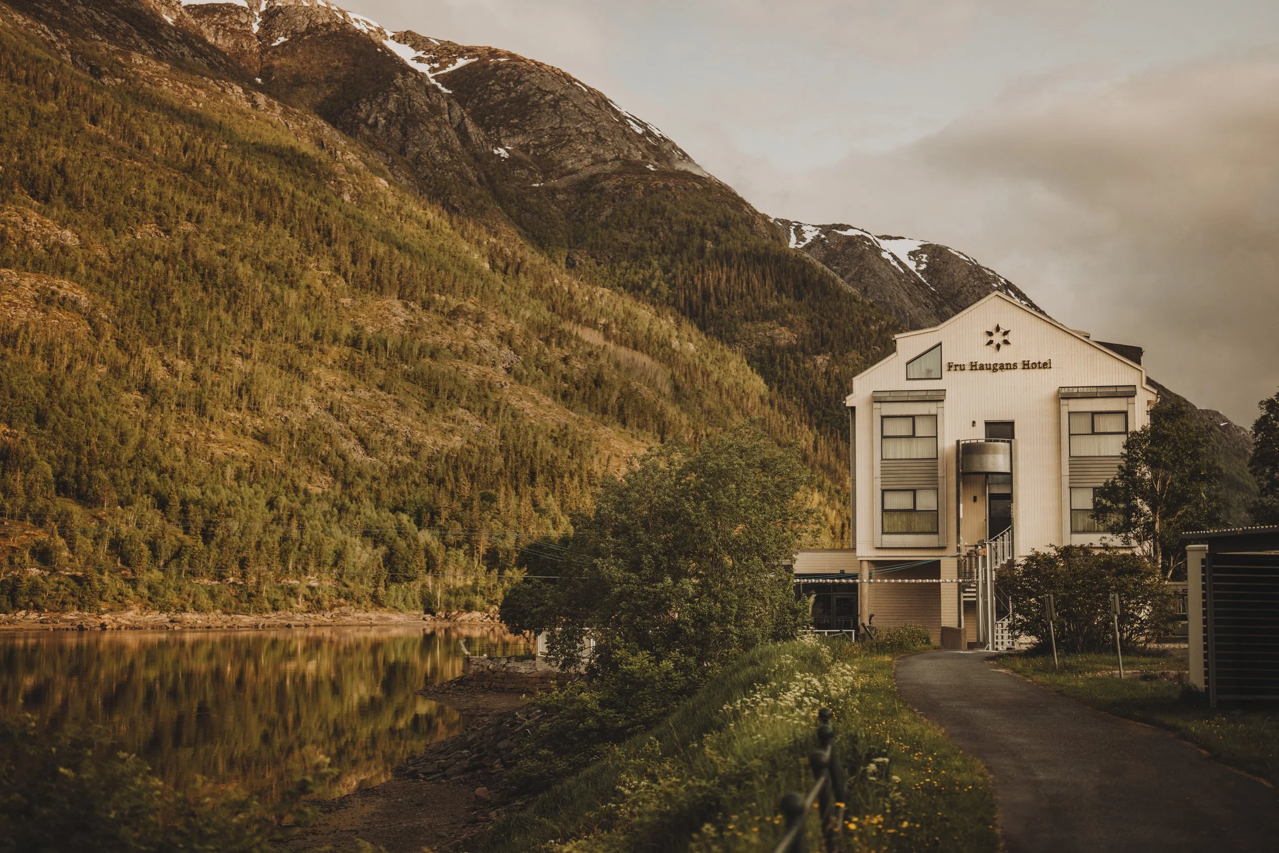 Fru Haugans - HEIMR Collection 