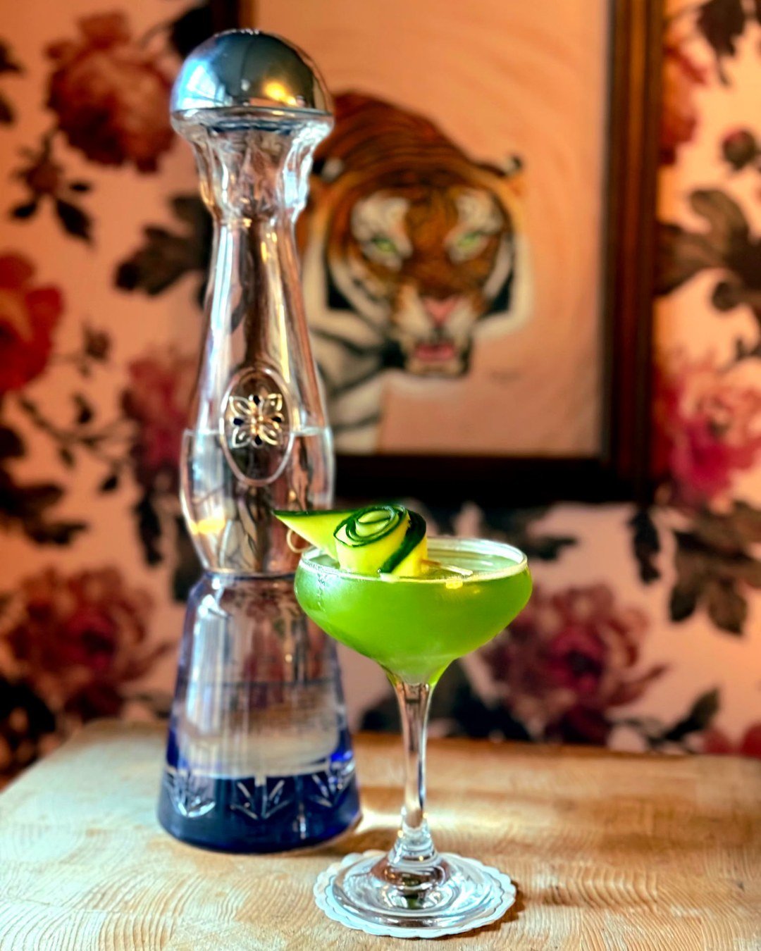 Late, but never lacking in style&hellip;

Are you &ldquo;Green with Envy?&rdquo; Our latest pour of perfection comes crafted in collaboration with the incomparable @claseazulofficial for #nationalcocktailday . A luminous blend of Clase Azul Gold, aci