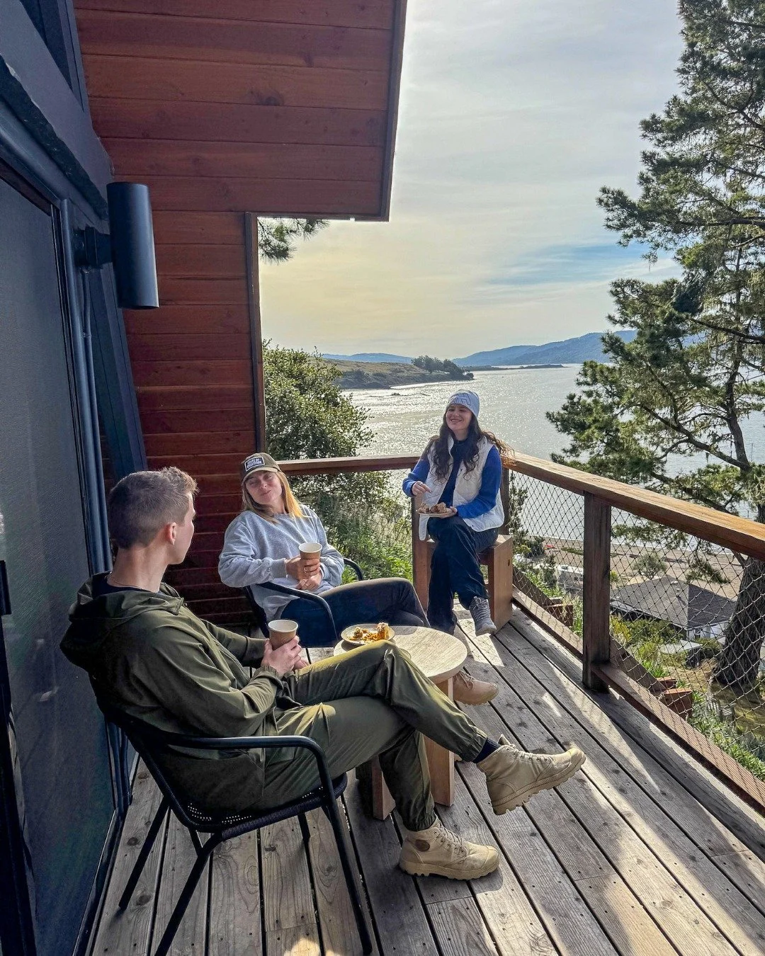 This season, start a new tradition. 
 
Gather your people, fill the car, and find your way to the coast. Holiday stays are open, book now via link in bio. 
 
📸: @alivia