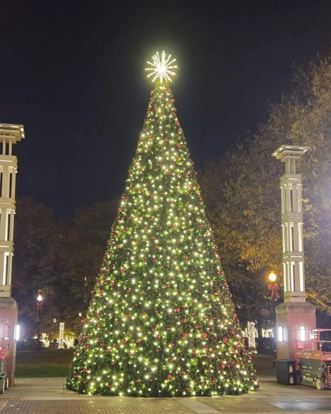 There&rsquo;s holiday magic tucked into every corner of downtown Knoxville. 
 
Visit the city tree in Krutch Park, ice skate under the lights in Market Square, sip something warm at the Winter Farmers Market, and explore the first-ever Knoxville Holi