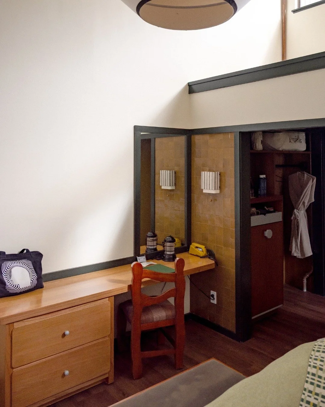 High ceilings, soft light, and space to breathe. 
 
With room to move and views that drift into the trees, the Vaulted King offers a stay that feels unhurried and entirely your own. 
 
Caught through the lens of @luke_fwc.