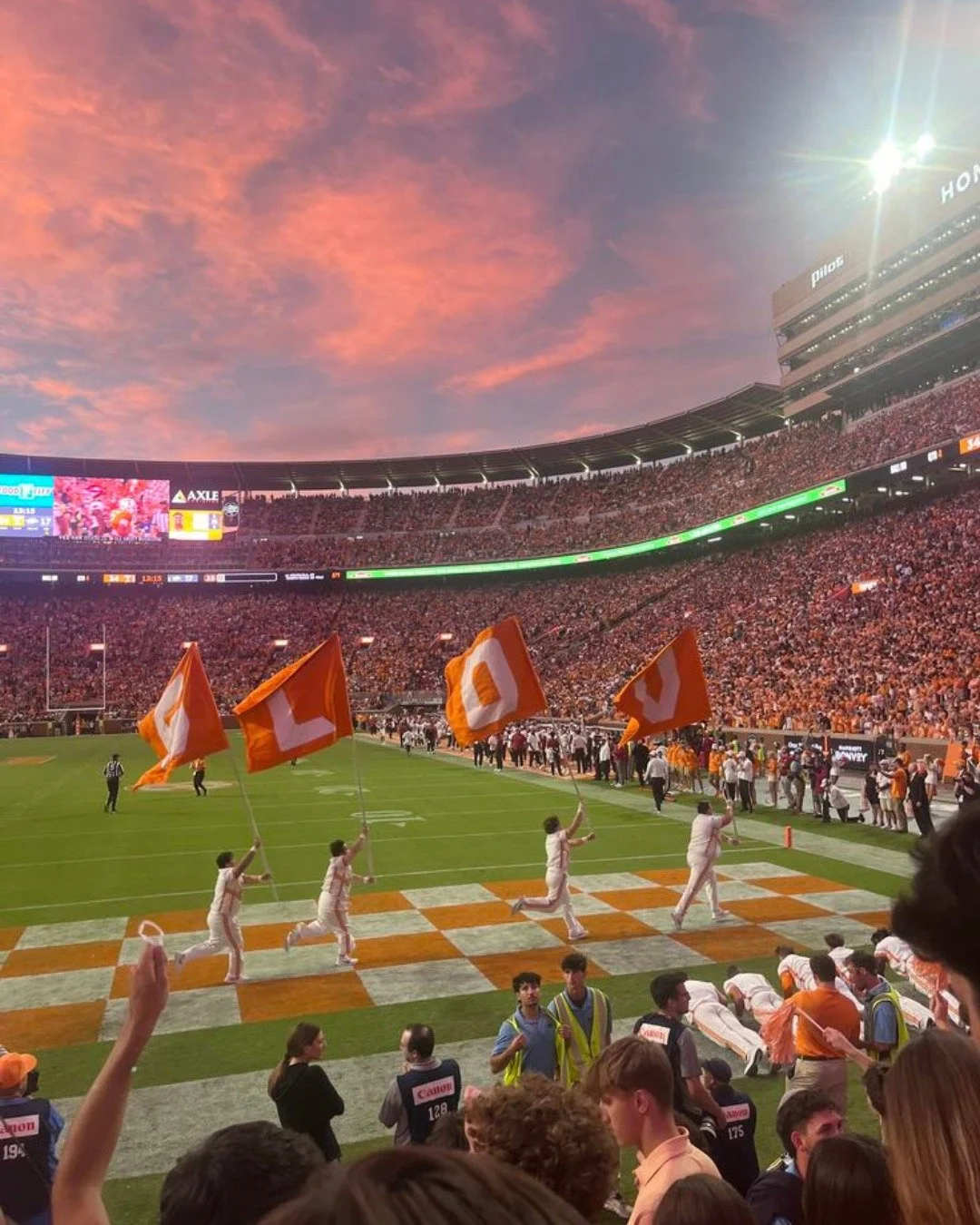 Cue the checkerboards, the crowd, and your confirmation email. 
2026 UTK football stays are now open. 
 
Just down the field from Neyland and right in the rhythm of Rocky Top, The Oliver is your home base for fall Saturdays in Knoxville. From pregame