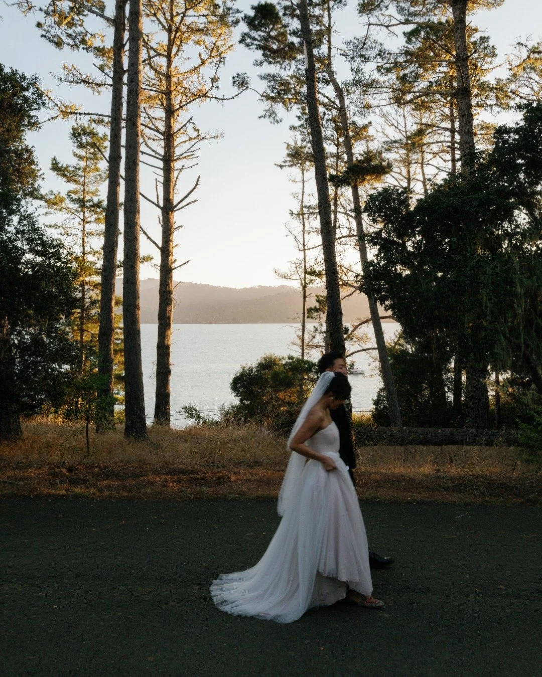 A beautiful day, a beautiful setting, and a beginning worth celebrating. 
 
Cheers to Cheryl and Chris. 🥂
 
📸: @bethanypicone