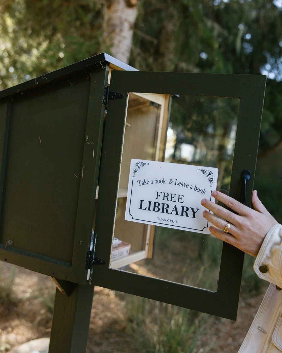Take a book, leave a book. 
 
Our free library is a little exchange between travelers who know the value of a good read. 
 
📸: @megangoetzcreative