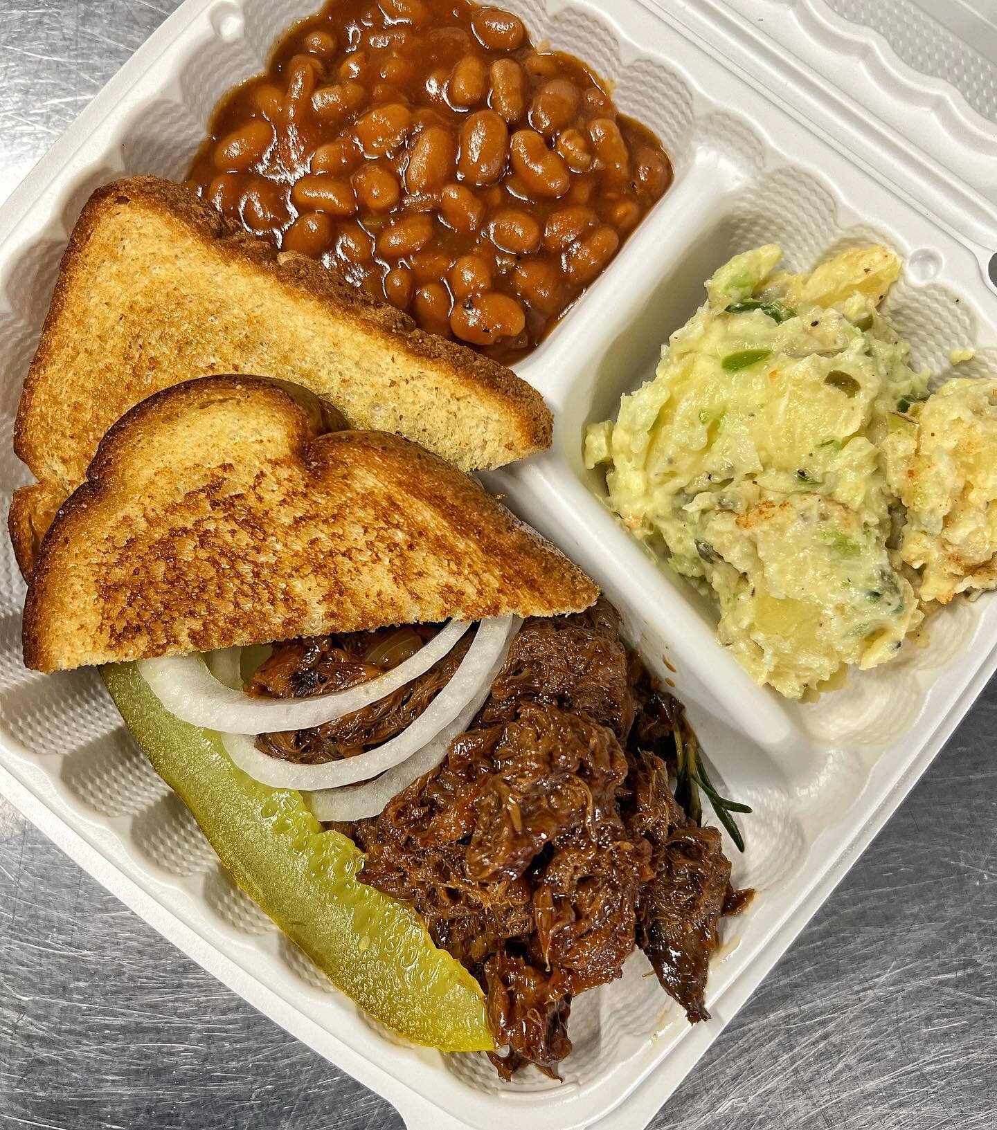 Last time you had vegan BBQ?
We got that&hellip;the &ldquo;I Wanna Chopped Plate&rdquo;
Here&rsquo;s the situation:

Chopped lions name steak marinated in mesquite BBQ sauce, baked beans, potato salad, toast, pickle and onions. #TexasStyle #EastAusti