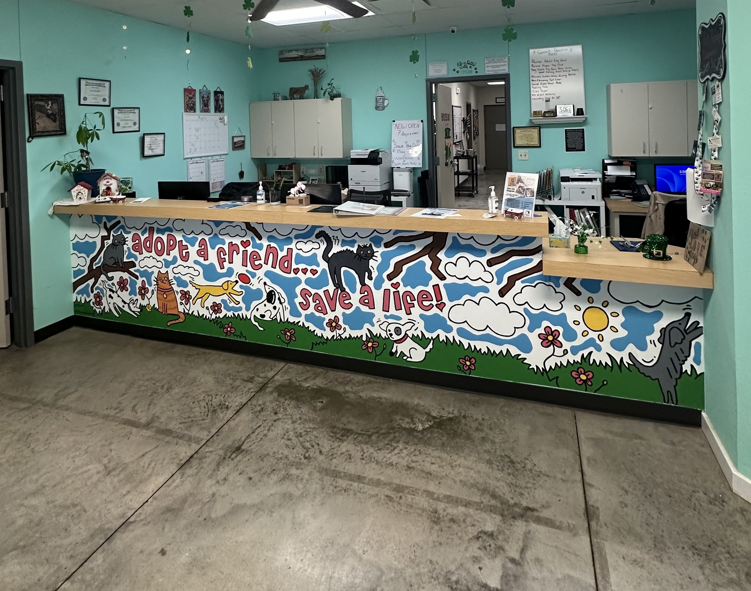 At Lampasas Animal Shelter, 3.5 ft x 17 ft "ish". 3/25.