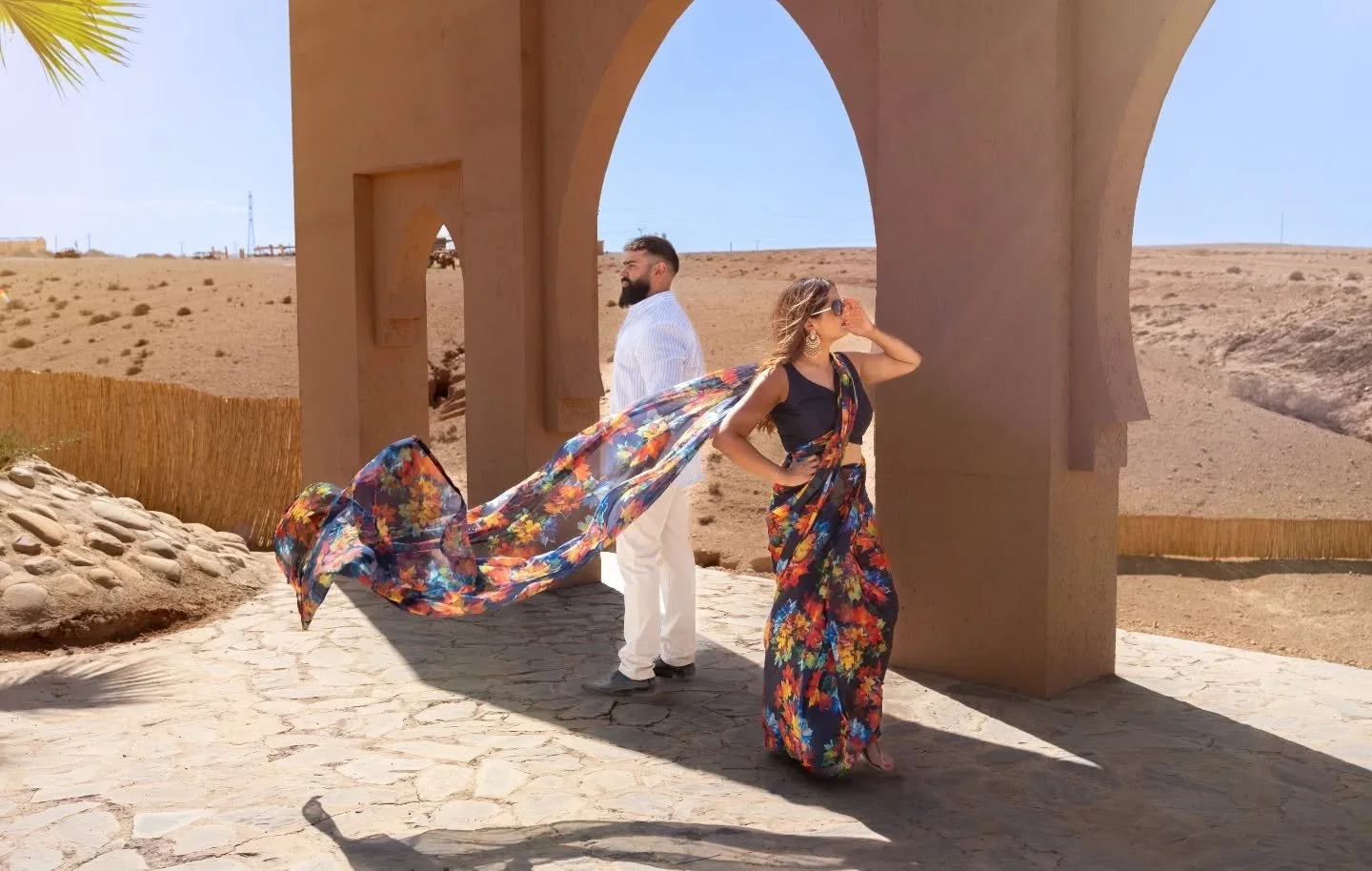 Now this is making me crave summer and what brilliant luck we had with the wind making the saree flow. Bollywood vibes in Marrakech 😍