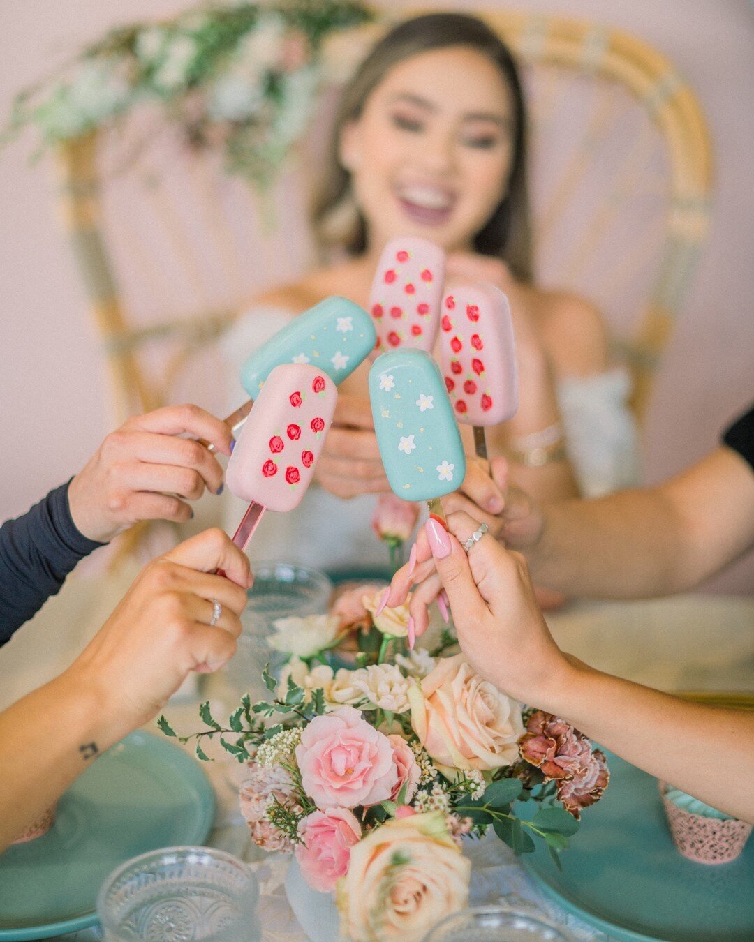Cheers to the weekend! How cute are these cakesicles by @sarahslilsweets!? They paired perfectly with our florals for this sweet bridal shower at @lilynleoscafe⠀⠀⠀⠀⠀⠀⠀⠀⠀
⠀⠀⠀⠀⠀⠀⠀⠀⠀
Planning + Design | @MagicalMoments_byMegan⠀⠀⠀⠀⠀⠀⠀
Florals + Styling |