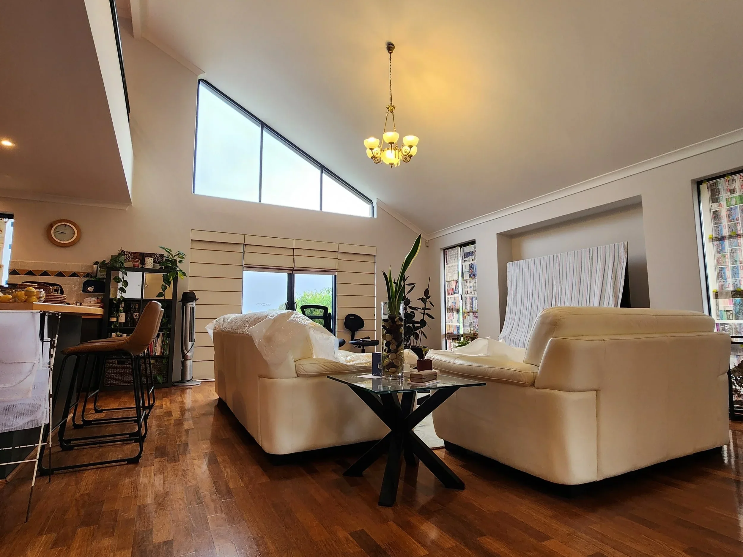 Clean lines and lofty heights. Our expert painters in Perth specialize in large-scale residential interiors, delivering a flawless finish on complex vaulted ceilings and expansive open-plan spaces.