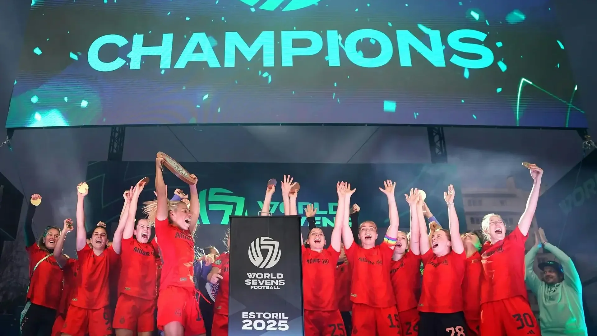 ¿Qué necesito saber sobre el World Seven Football?