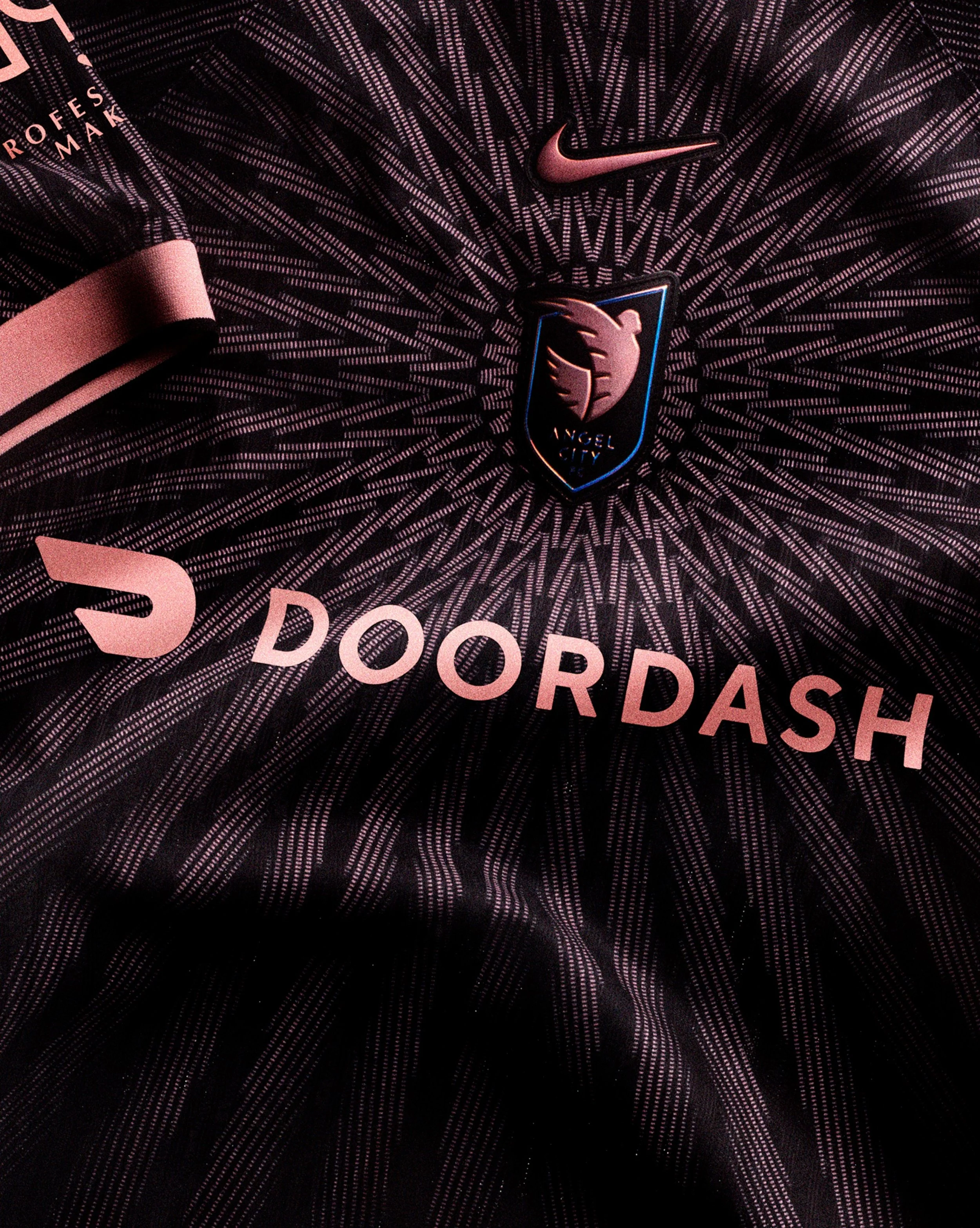 002_nikenwsl-angelcityfc-detail.jpg