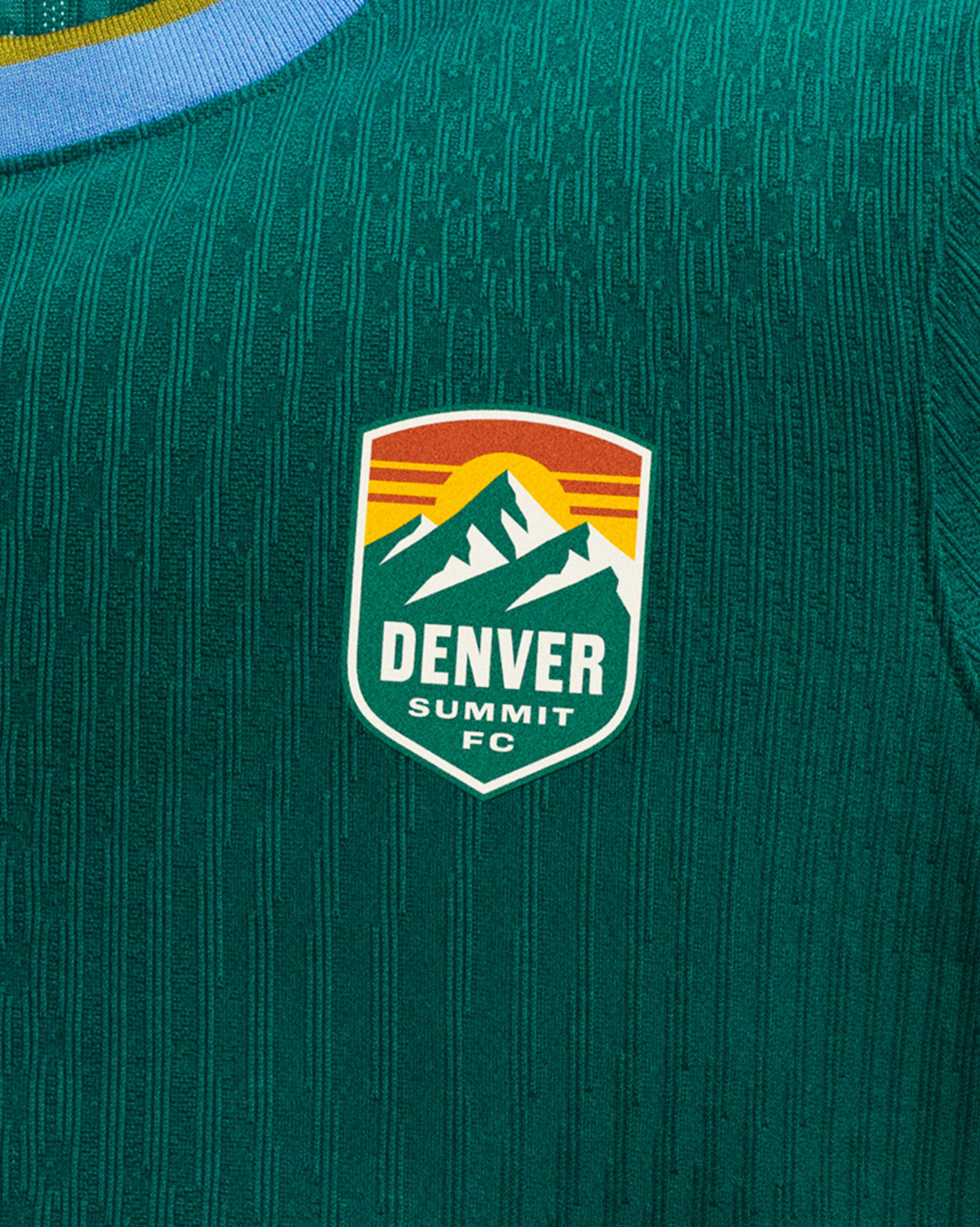 004_nikenwsl-denversummitfc-secondary-detail.jpg