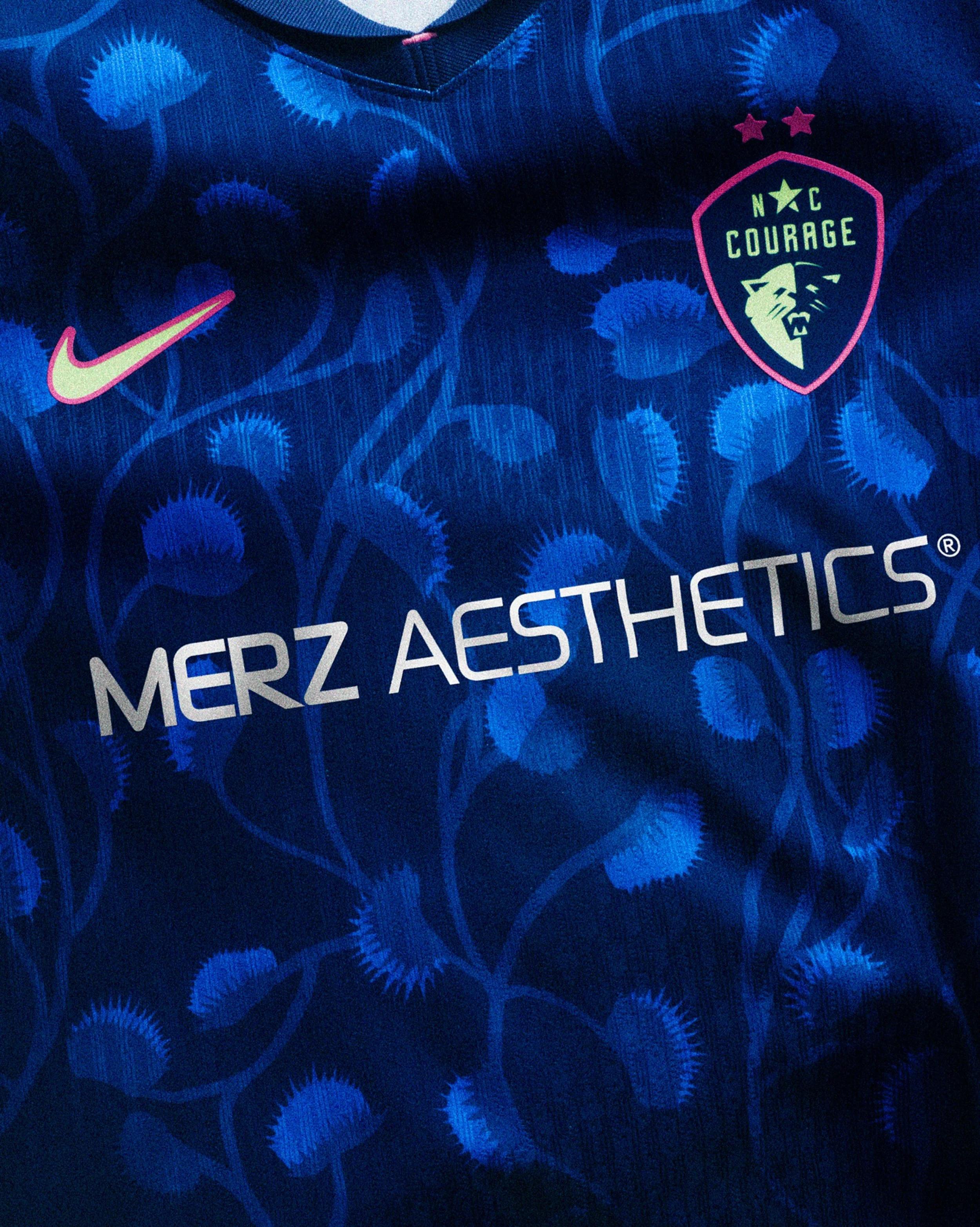 002_nikenwsl-northcarolinacourage-detail.jpg