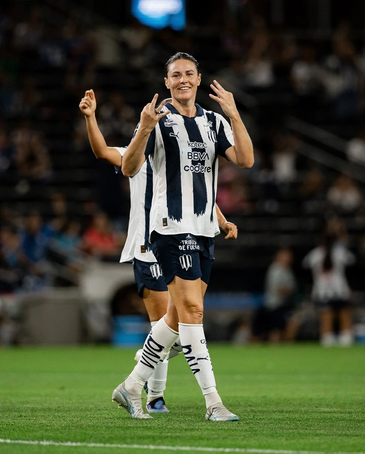 Gielnik hace el número 3 con los dedos