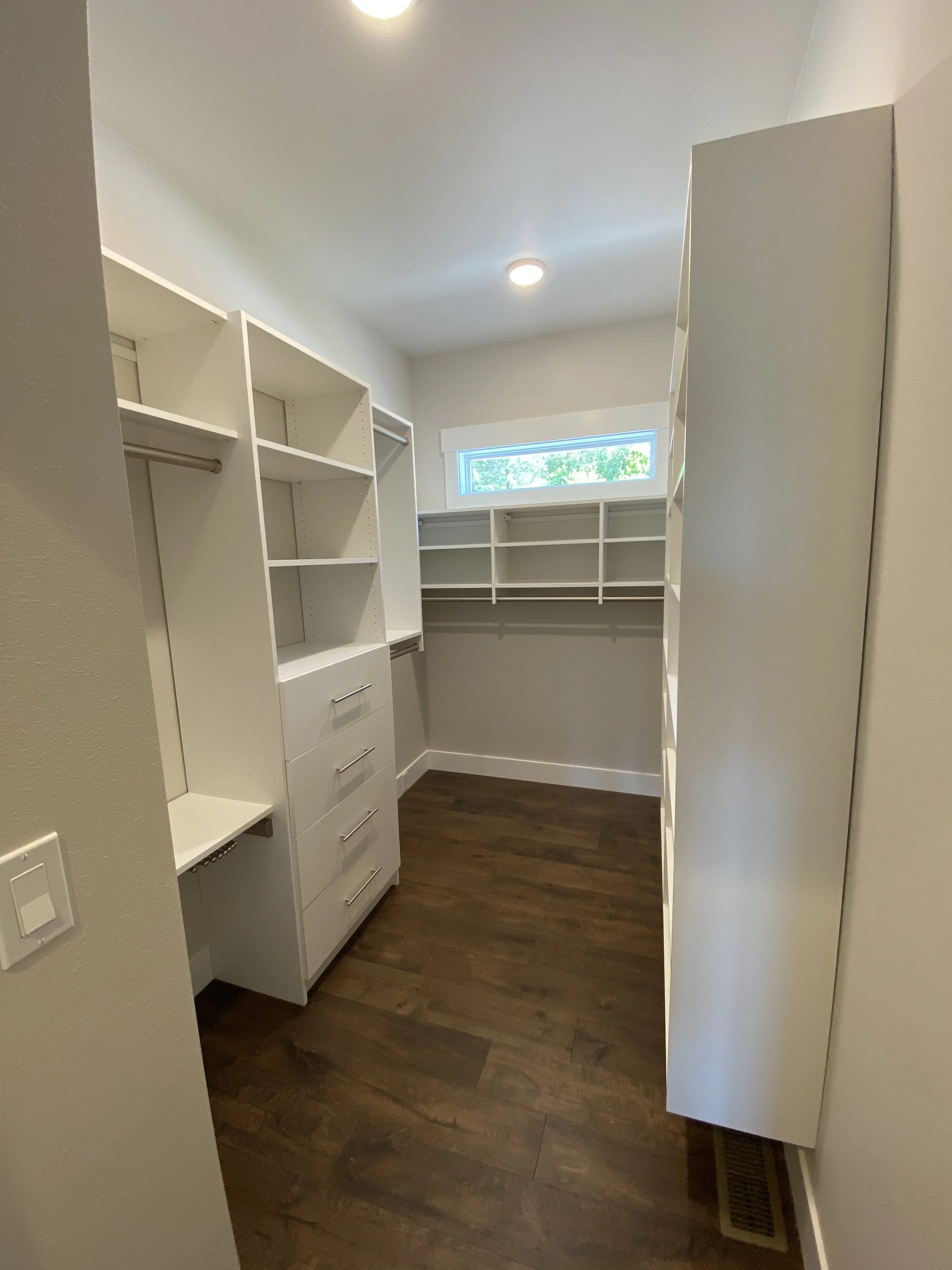 Primary.closet.1.JPG