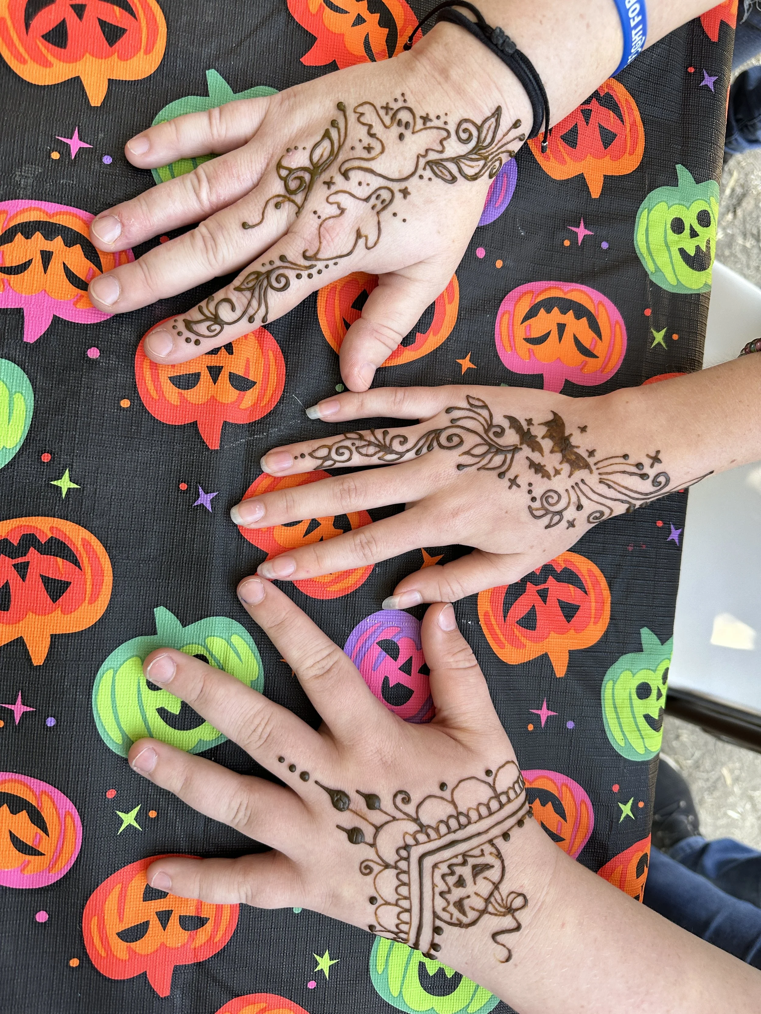 Fm Wendy Henna 3 hands.jpeg