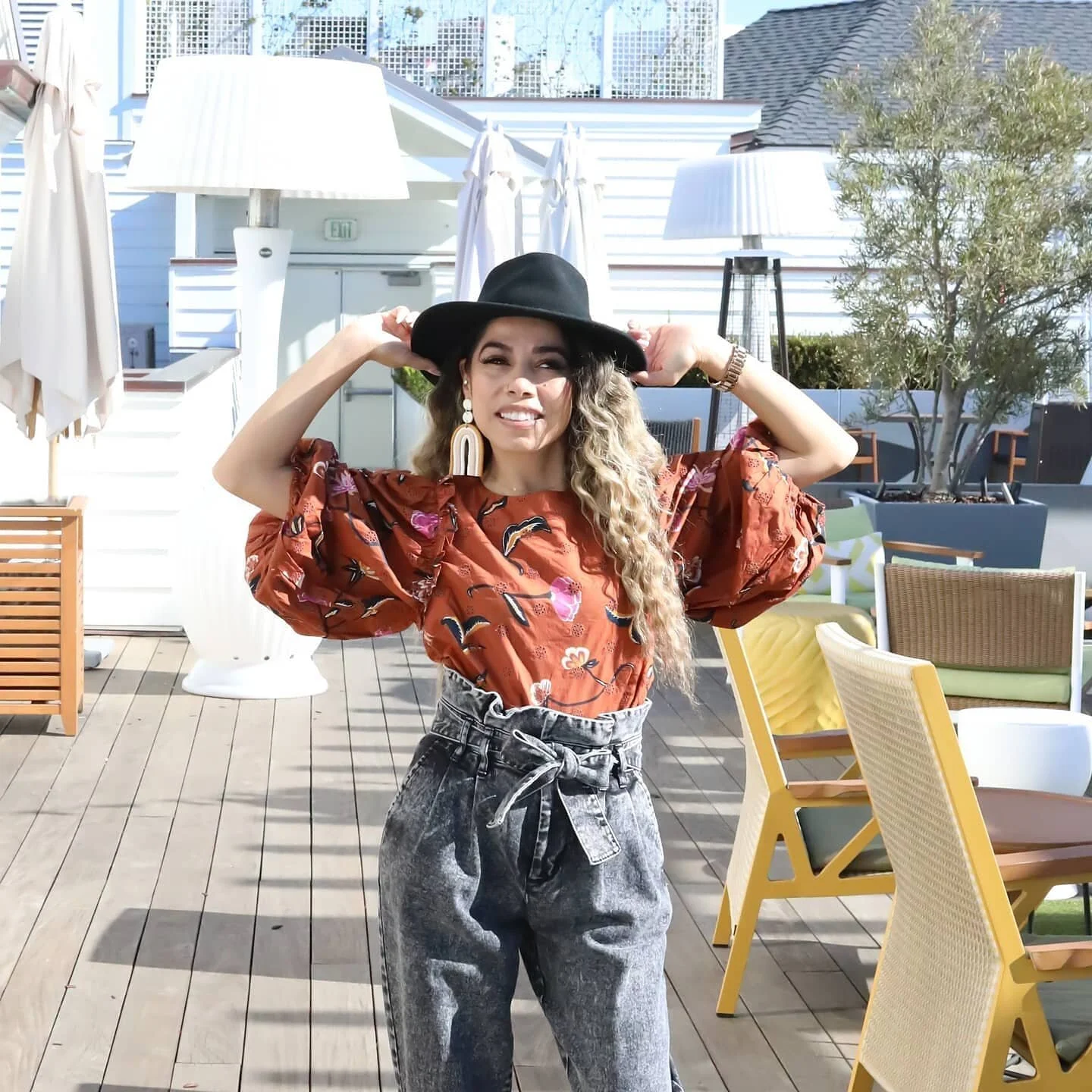 𝕯𝖊𝖆𝖗 𝕺𝖓𝖊, "ɪꜰ ᴀʟʟ ᴛʜᴇ ʟɪɢʜᴛ ᴄᴏɴɢʀᴇɢᴀᴛᴇꜱ ɪɴ ᴛʜᴇ ꜱᴀᴍᴇ ᴀʀᴇᴀ ᴛʜᴇʀᴇ ᴡɪʟʟ ʙᴇ ꜱᴏᴍᴇ ᴘʟᴀᴄᴇꜱ ɪɴ ᴛᴏᴛᴀʟ ᴅᴀʀᴋɴᴇꜱꜱ." - 🕊️

This is what the Spirit told me when I was struggling to have peace when faced with the decision to move our family to the 