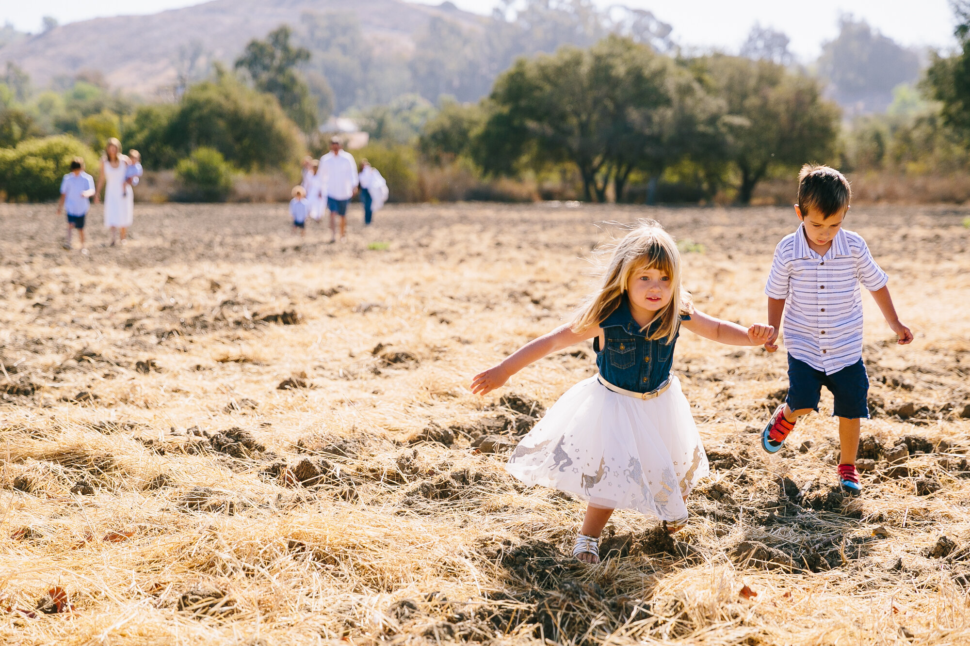 Los_Angeles_Family_Photography_Orange_County_Children_Babies_Field_Farm_Outdoors_Morning_Session_California_Girls_Boys_Kids_Photography-1168.jpg