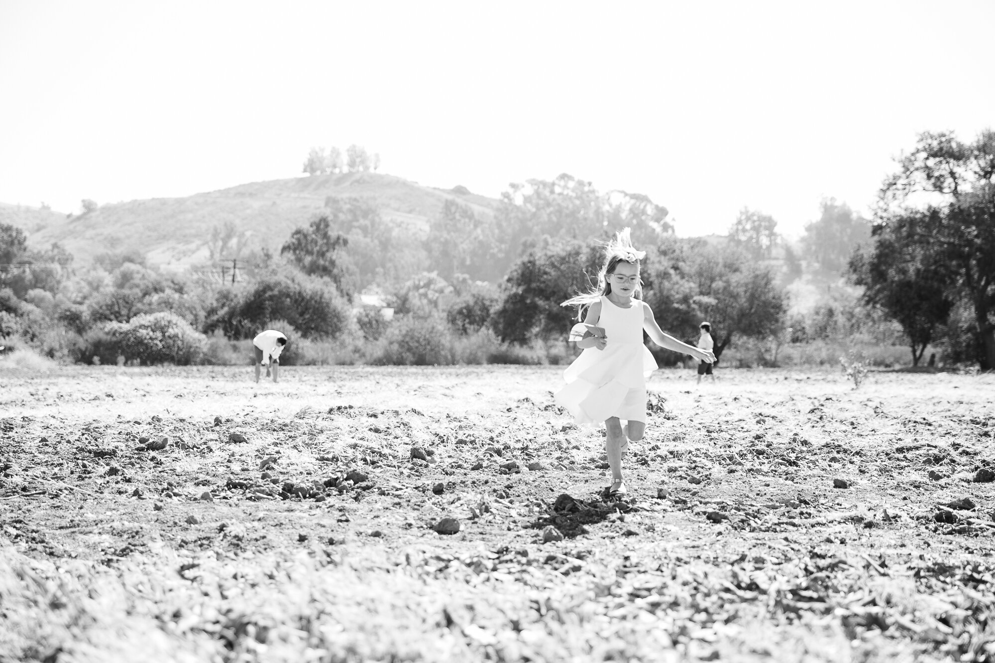 Los_Angeles_Family_Photography_Orange_County_Children_Babies_Field_Farm_Outdoors_Morning_Session_California_Girls_Boys_Kids_Photography-1292.jpg