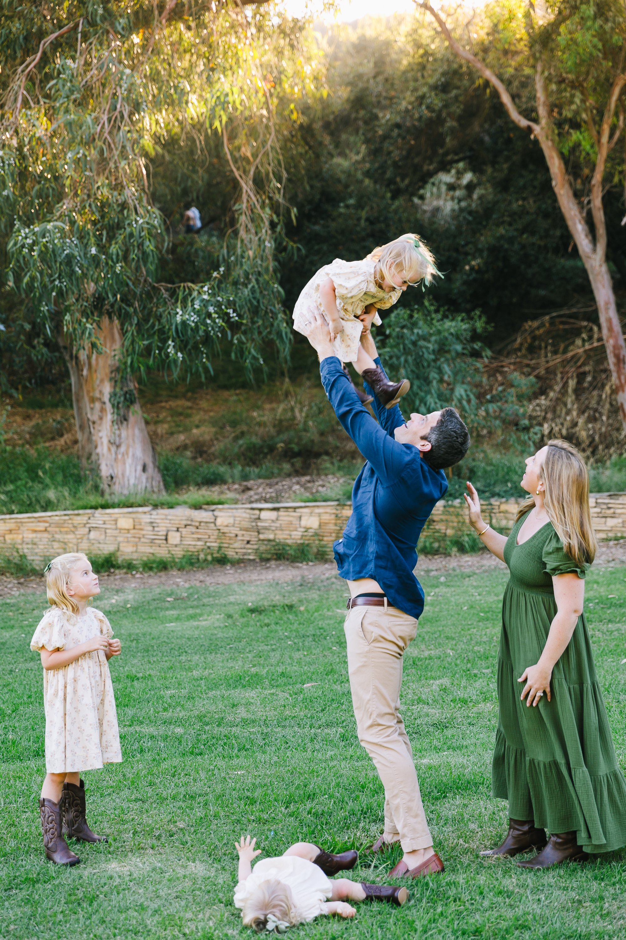 Los_Angeles_Family_Photographer_Golden_Hour_Mini_Session_Fall_Photos_Holiday_Card_Kids_Babies_Children_Luxury_Best_California_Photography-0280.jpg