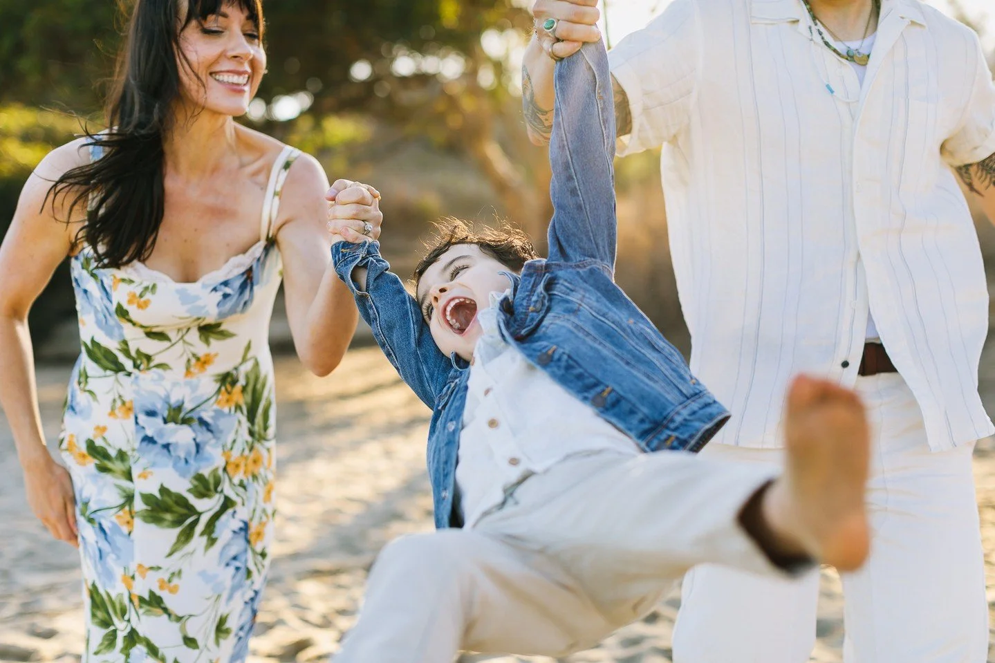 So much glee you can see his molars
•
•
•
•
•
•
#billyedonyaphotography #theaugustmag #familyphoto #familyphotographer #thebloomforum #theartofmotherhood #familyphotography #familyportraitphotographer #honestmot