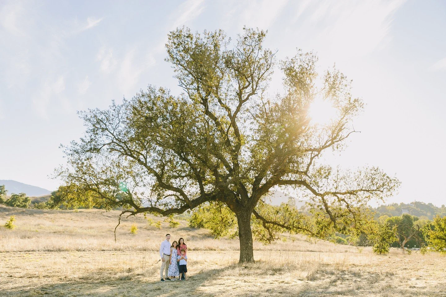 Big sky⁠
Big love⁠
⁠
&bull;⁠
&bull;⁠
&bull;⁠
&bull;⁠
&bull;⁠
&bull;⁠
#billyedonyaphotography #theaugustmag #familyphoto #familyphotographer #thebloomforum #theartofmotherhood #familyphotography #familyportraitphotographer #honestmotherhood #lifestyle