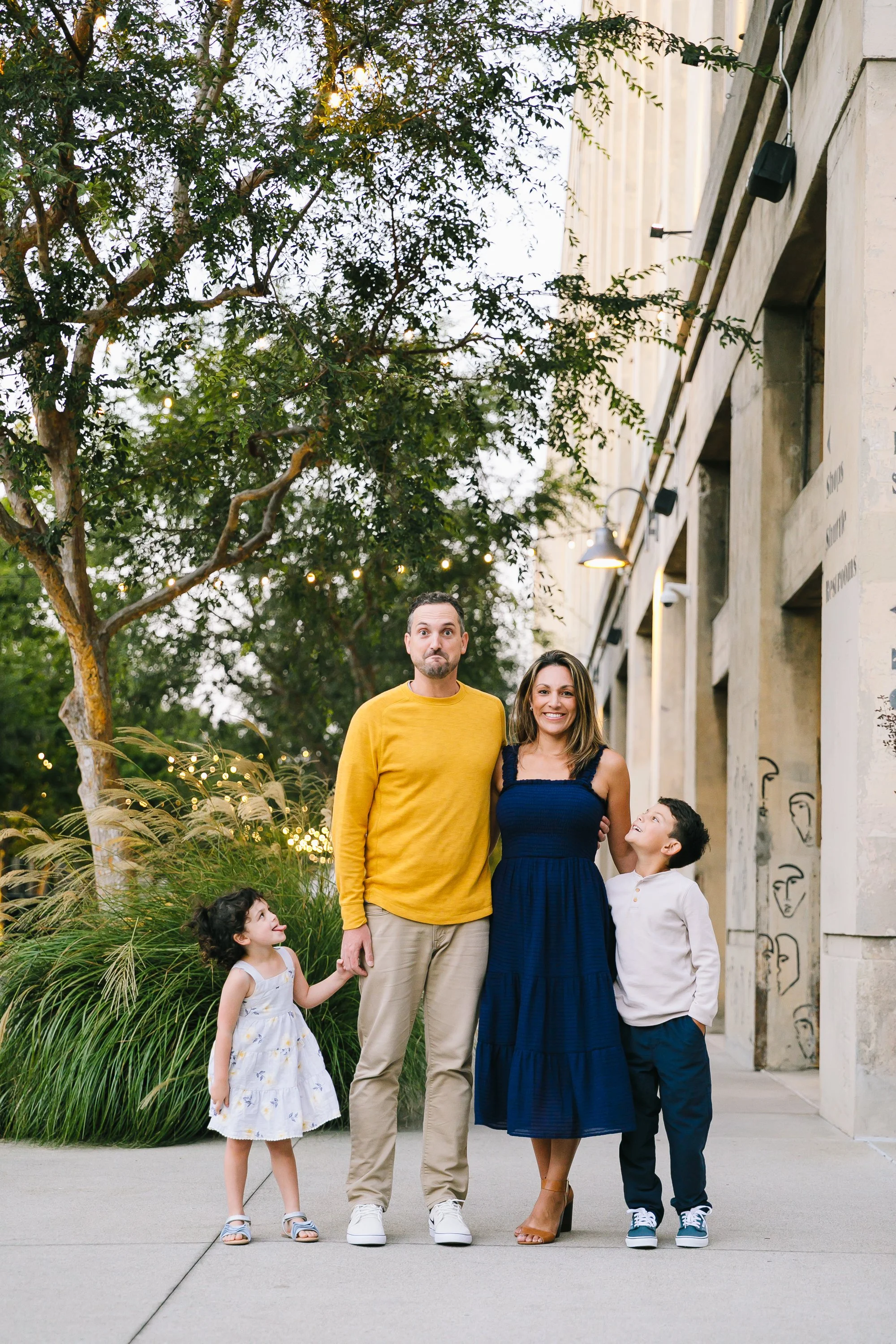 Los_Angeles_Family_Photographer_Mini_Session_Minis_DTLA_Skyling_The_Row_Urban_Kids_Children_Mom_Dad_Baby_Toddler_Fun_Colorful_Vibrant_Timeless_Photography-2343.jpg