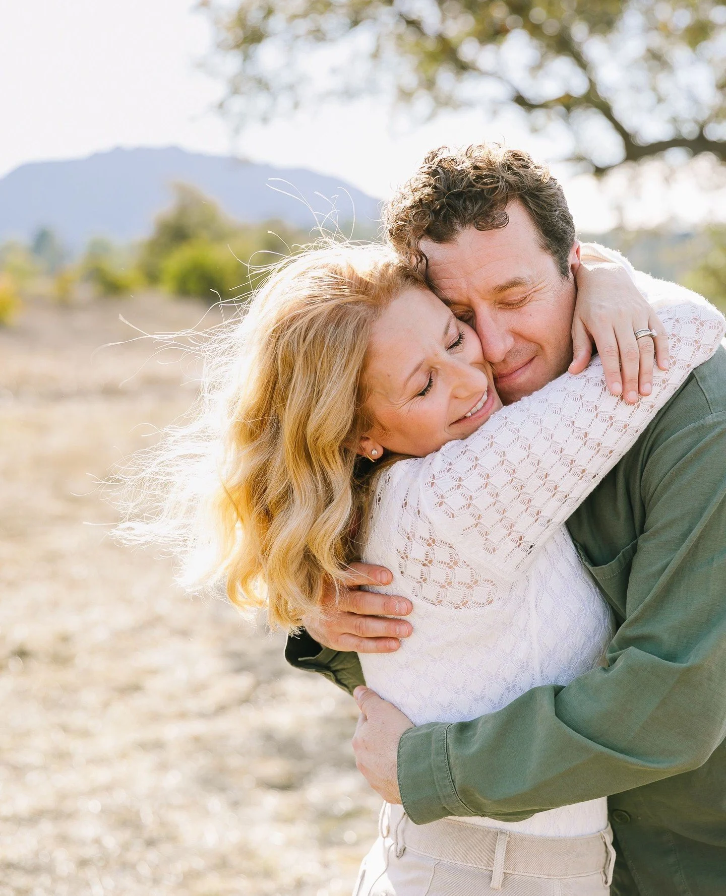 Something about a married couple squeezing each other and smiling from the heart just makes me so, so happy. It's real. you can feel what they're feeling in those closed eye, squishy hugs. The best.⁠
⁠
&bull;⁠
&bull;⁠
&bull;⁠
&bull;⁠
&bull;⁠
&bull;⁠
