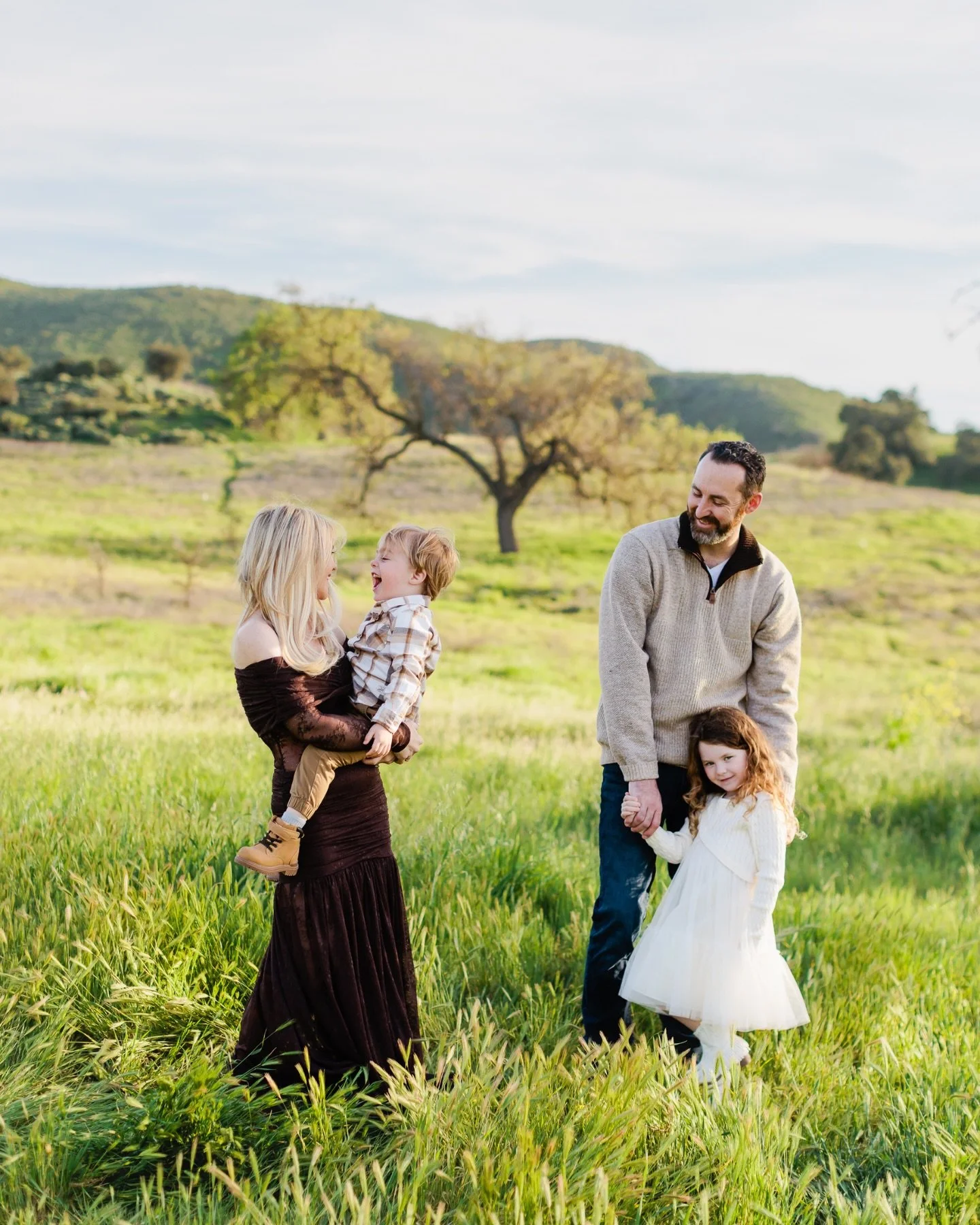 One of my fave locations had a little springy time makeover and my goodness was she glowing!
This gorgeous family came and frolicked, there were horses, deer trotted past in the distance, there were hazy clouds and a stunning sunset. 
California keep
